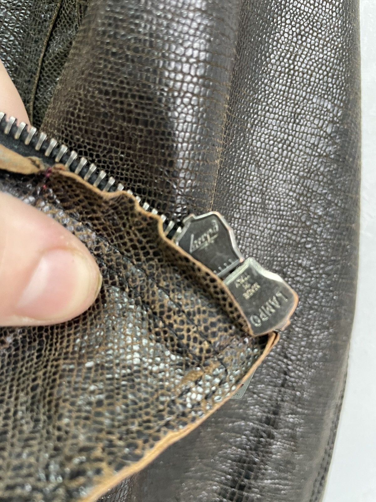 Emporio Armani VINTAGE iguana LEATHER EMPORIO armani AVANT GARDE JACKET 90s Size US L / EU 52-54 / 3 - 8 Thumbnail