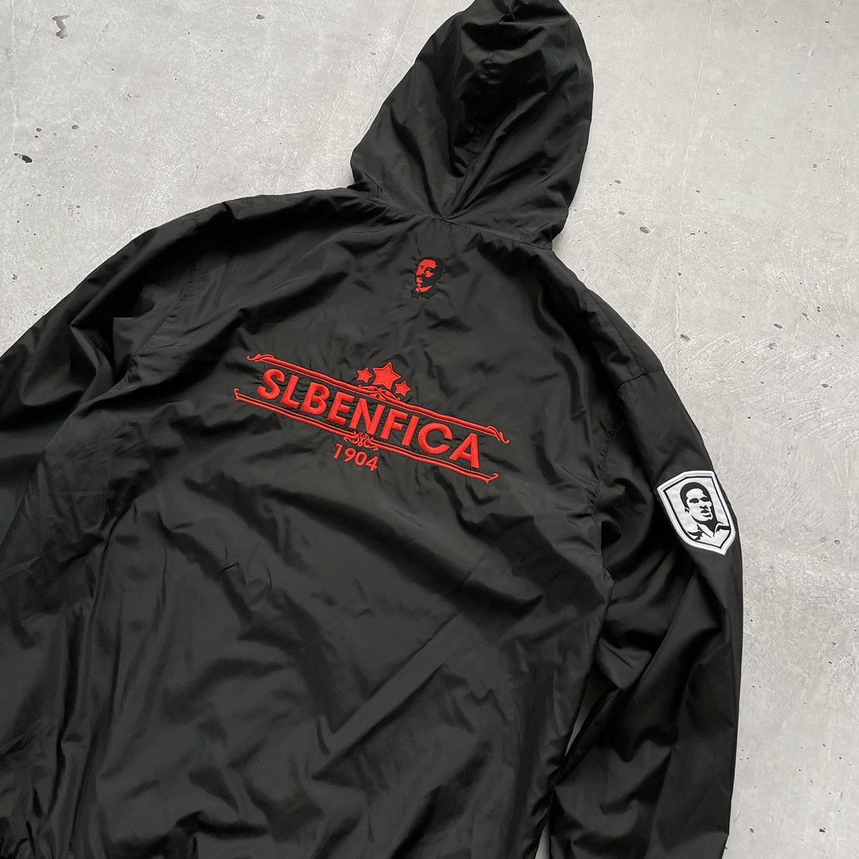 Vintage Vintage SL Benfica football rain jacket y2k Size US L / EU 52-54 / 3 - 3 Thumbnail