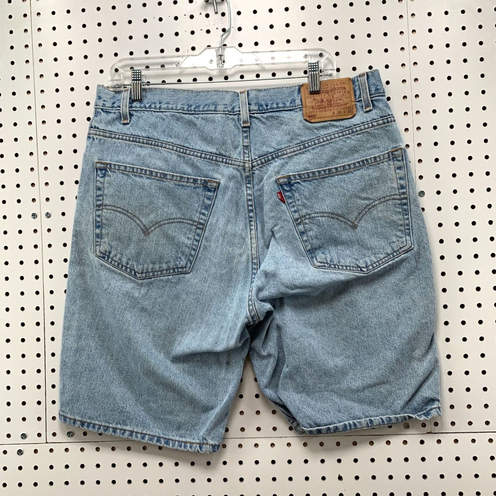 Levi's VINTAGE Levi's 505 Denim Shorts Mens Size 38 Light Wash Blue Bermuda 9 in Inseam 5-Pocket Design Modern Fit Mens Size US 38 / EU 54 - 6 Thumbnail