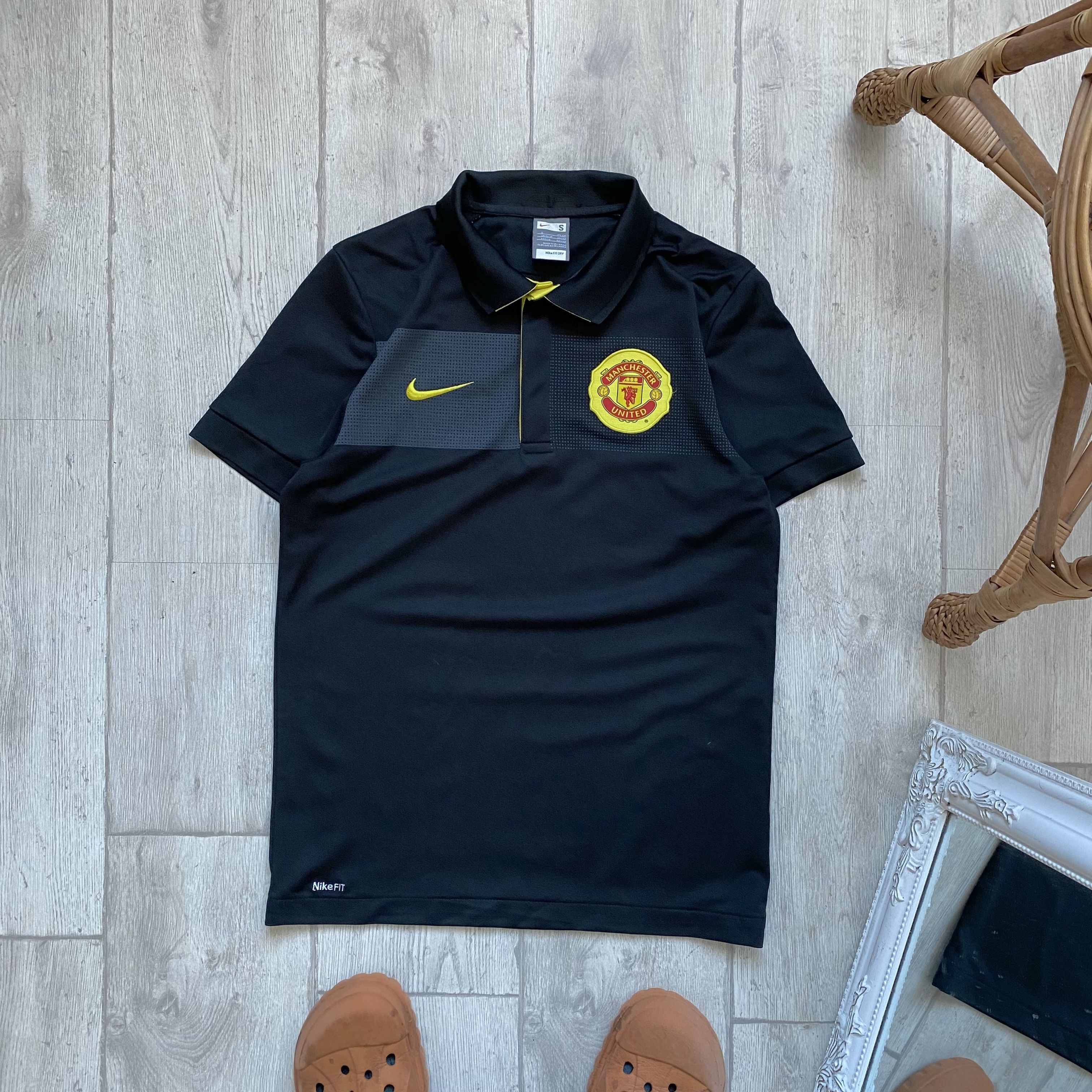 Nike ⚽️ Vintage Nike Manchester United Football Jersey Polo Shirt Size US S / EU 44-46 / 1 - 1 Thumbnail