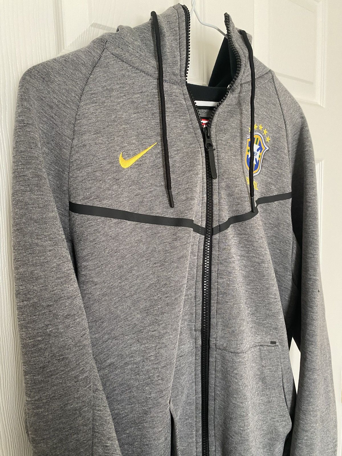 Nike Brazil Nike Tech Fleece Jacket Size Medium Size US M / EU 48-50 / 2 - 3 Thumbnail