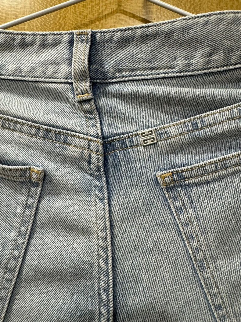 Givenchy Givenchy Size26 Washed Distressed Denim Pants Casual Pants Size 26" / US 2 / IT 38 - 4 Thumbnail