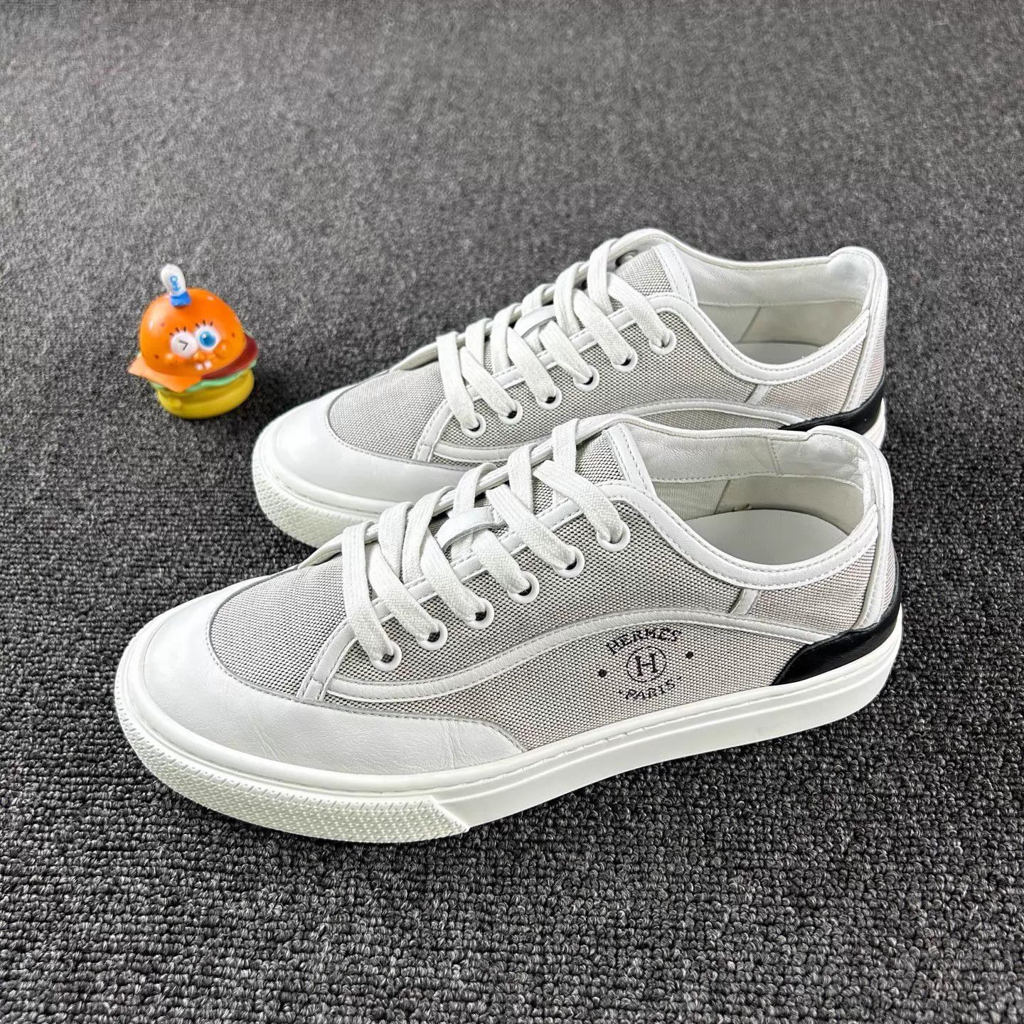 Hermes Hermes Women's Gray Pre-owned Sneakers 37 Size US 6.5 / IT 36.5 - 1 Thumbnail