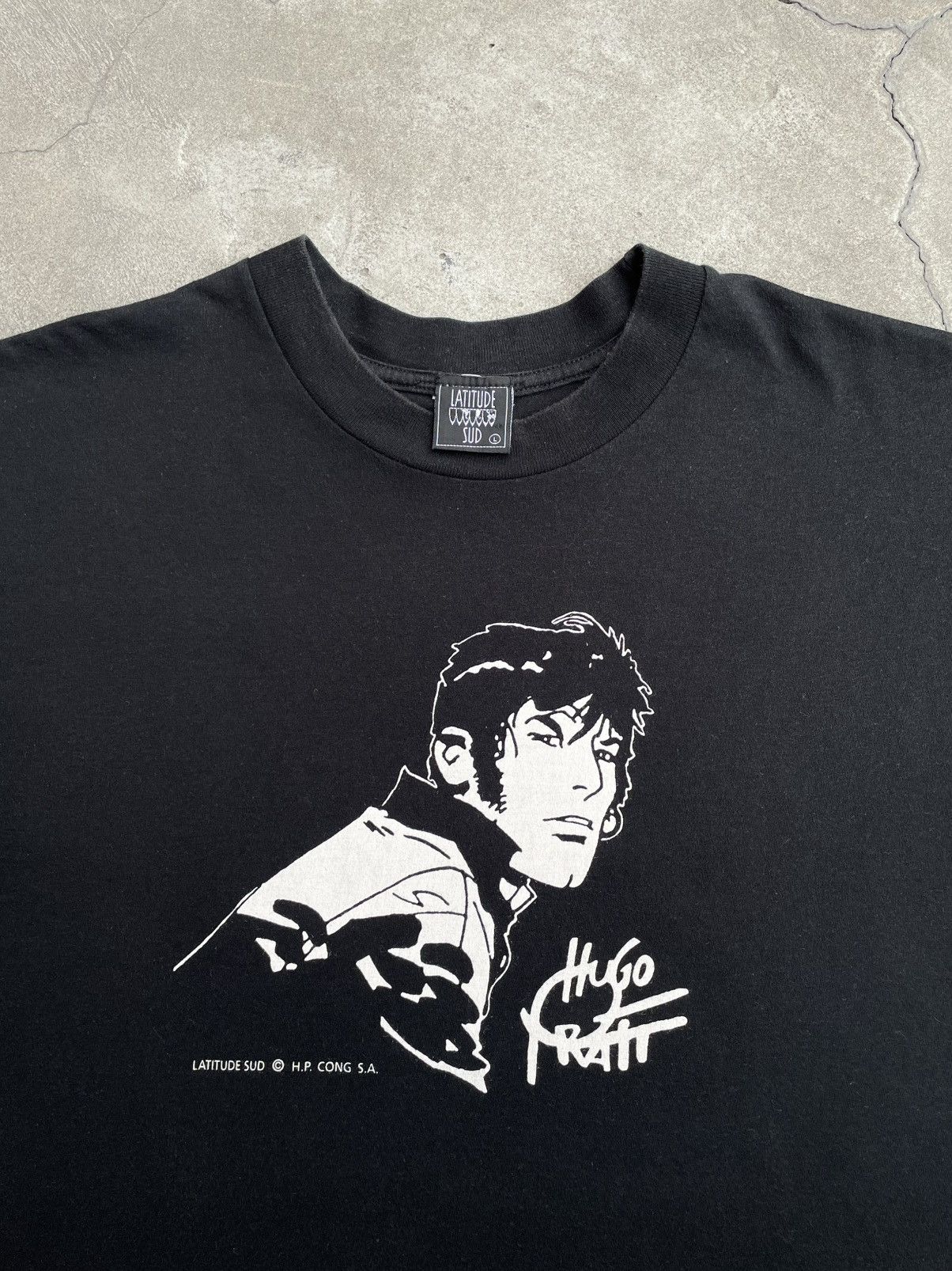 Vintage 1990s Corto Maltese by Hugo Pratt, Italian Comics T-Shirt Size US L / EU 52-54 / 3 - 1 Thumbnail