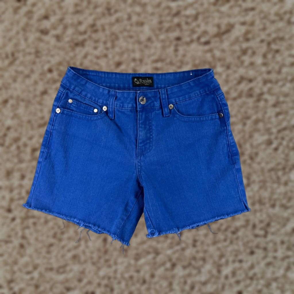 Vintage YMI Shorts Womens 6 Denim Blue Cut-Off Low Rise 28x6 Cotton Blend 6 Regular 28 Blue Size 28" / US 6 / IT 42 - 1 Thumbnail