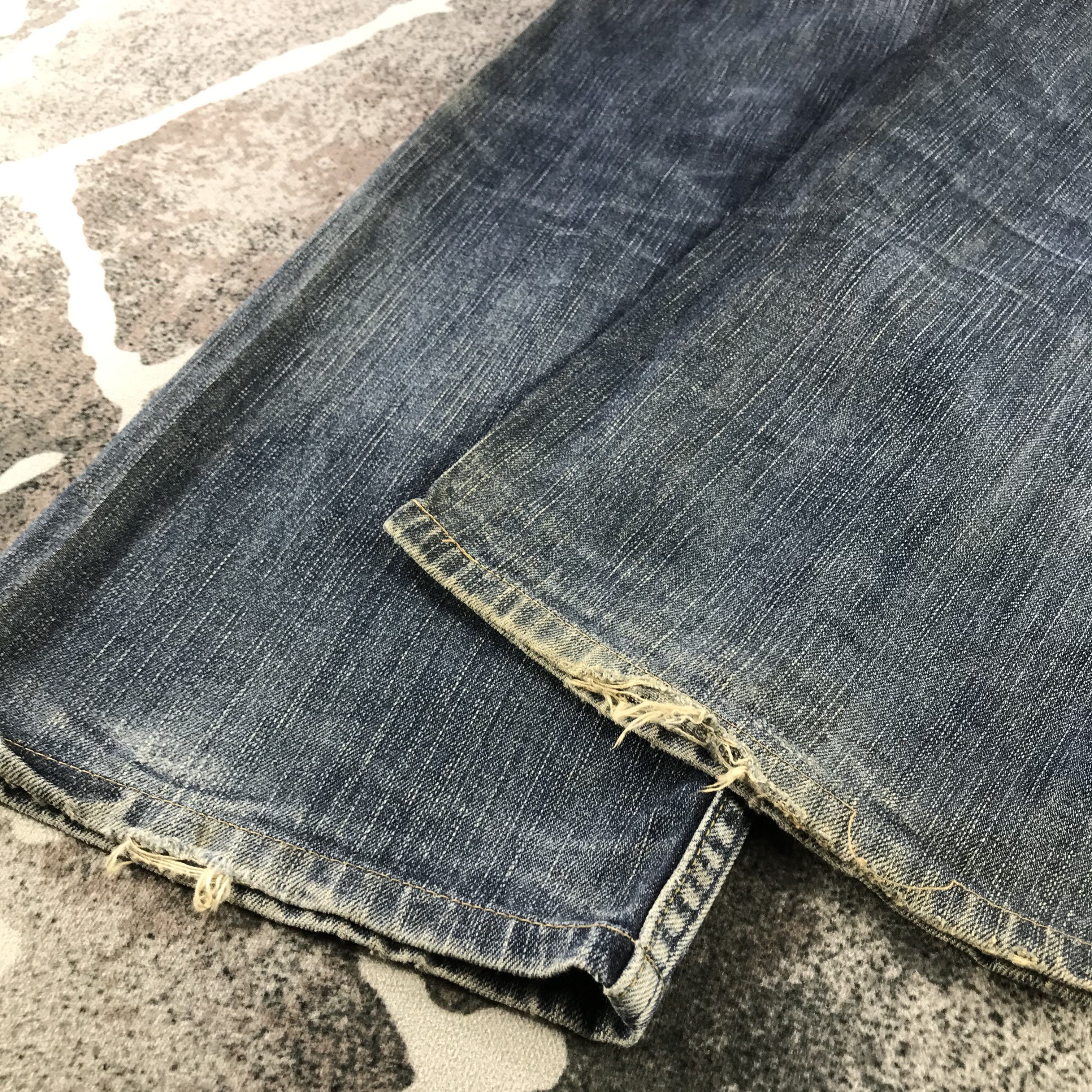 Levi's Vintage Levis 504 Jeans Distressed Denim KJ3344 Size US 32 / EU 48 - 6 Thumbnail