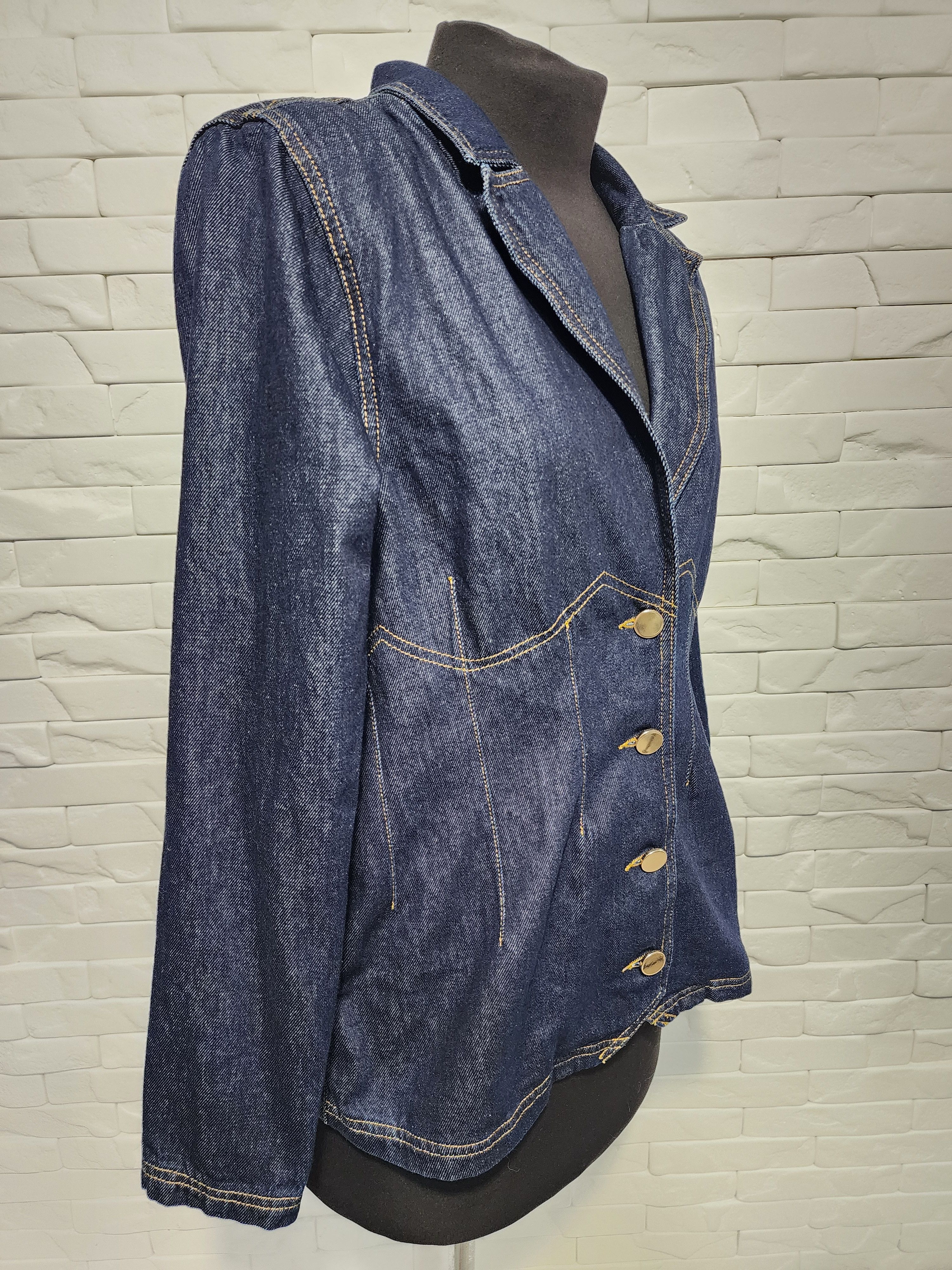 River Island Women's denim jacket with gold buttons. Size XL / US 12-14 / IT 48-50 - 2 Thumbnail