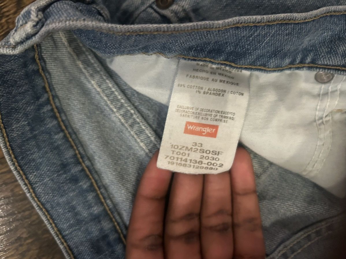 Wrangler Wrangler Light Wash Jorts Size US 33 - 4 Thumbnail