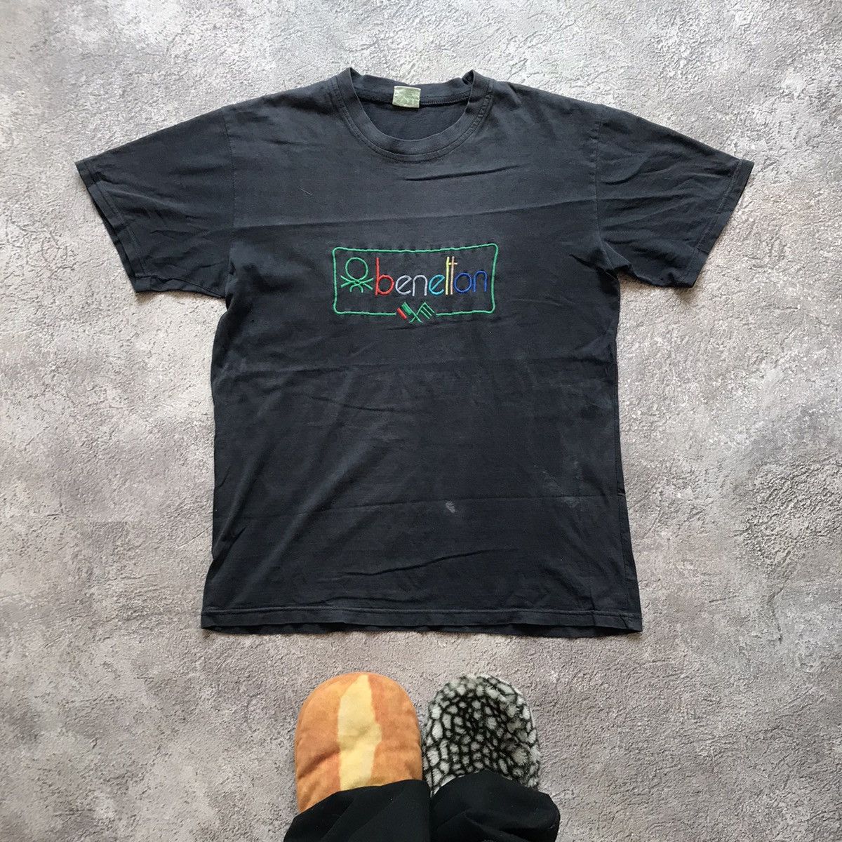 Vintage Vintage 90s Benetton Graphic Tee Sun Faded Streetwear Boxy M Size US M / EU 48-50 / 2 - 1 Thumbnail