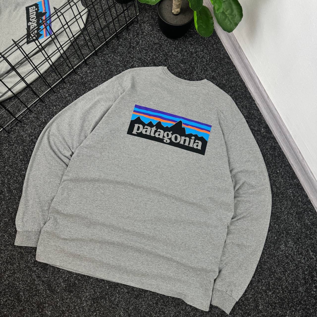Patagonia Patagonia big logo Gorpcore style longsleeve techwear y2k Size US XL / EU 56 / 4 - 2 Thumbnail