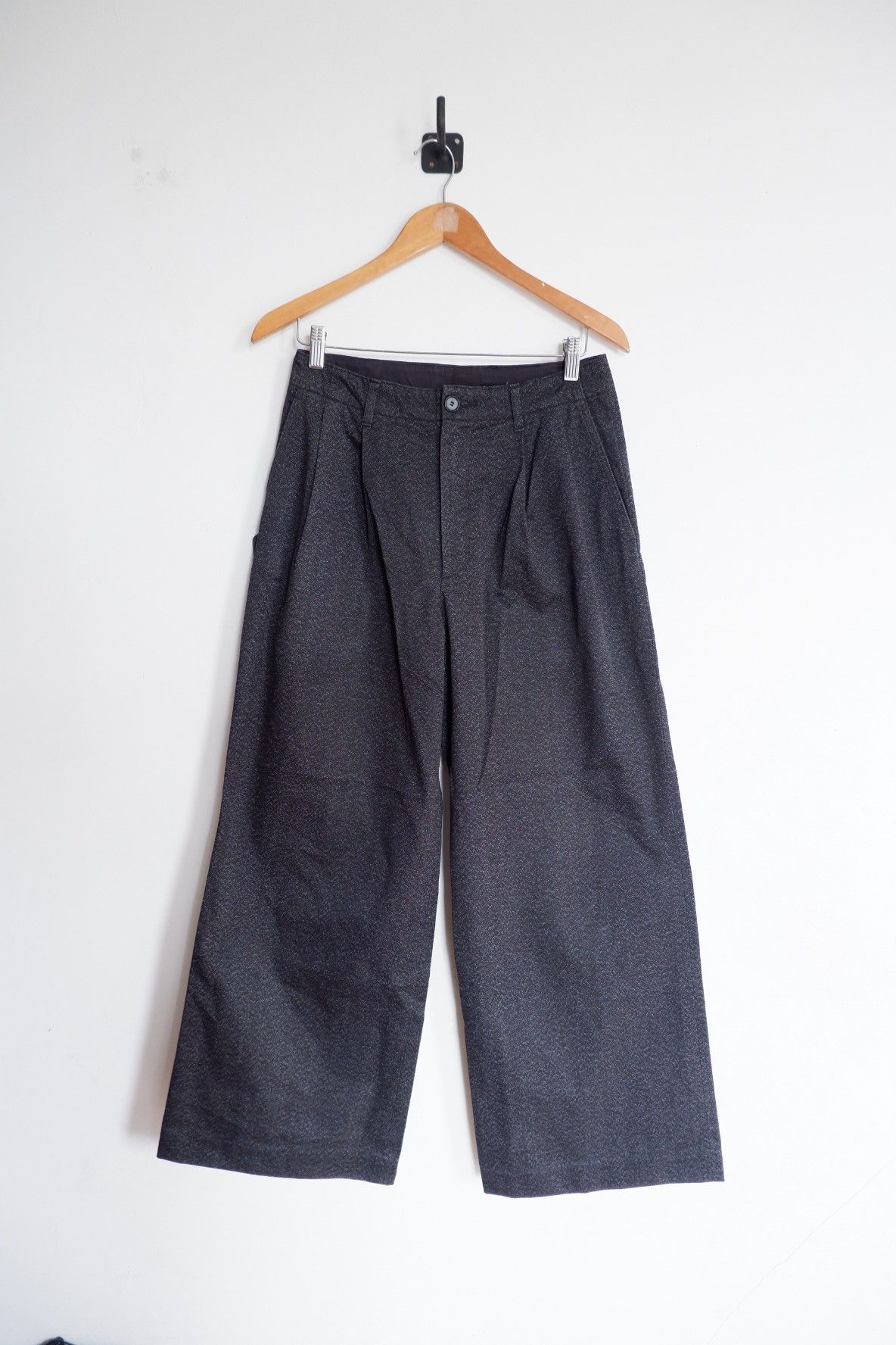 Auralee aa . 3 . AS NEW . WASHED CORDUROY TAPERED SLACKS