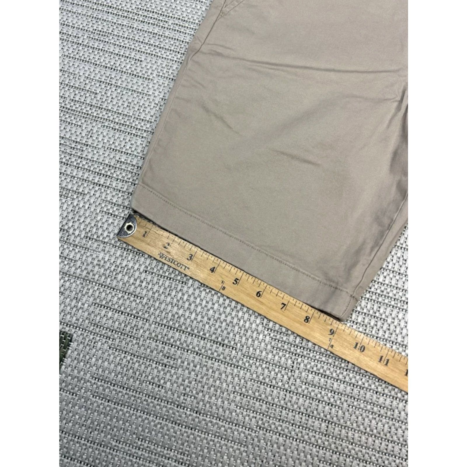 Vineyard Vines Vineyard Vines Breaker Shorts Mens 28 Khaki Cotton Chinos 8.5" Beige Flat Front Pockets Preppy Casual Spring Summer Fall Mens Size US 28 / EU 44 - 3 Thumbnail
