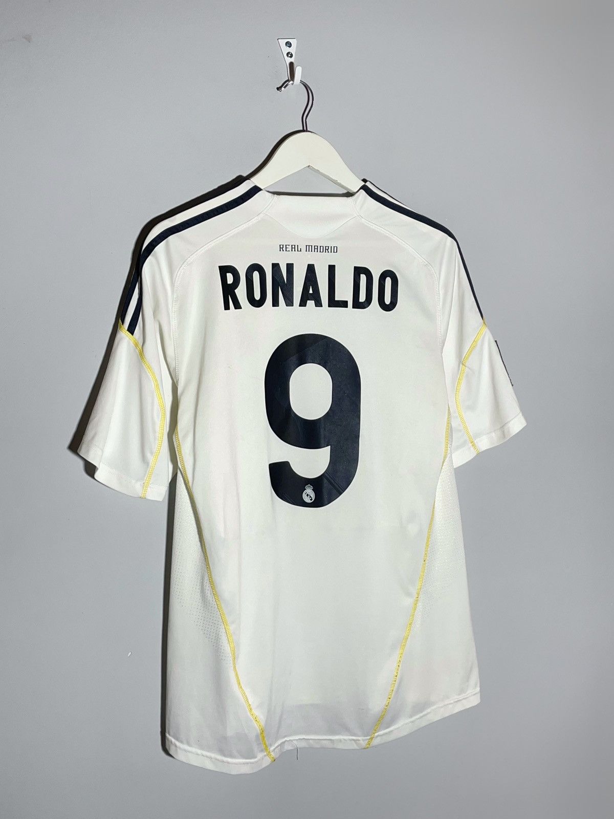 Adidas × Vintage #9 Ronaldo Real Madrid Adidas 2009/10 Home Football Kit Size US M / EU 48-50 / 2 - 14 Thumbnail