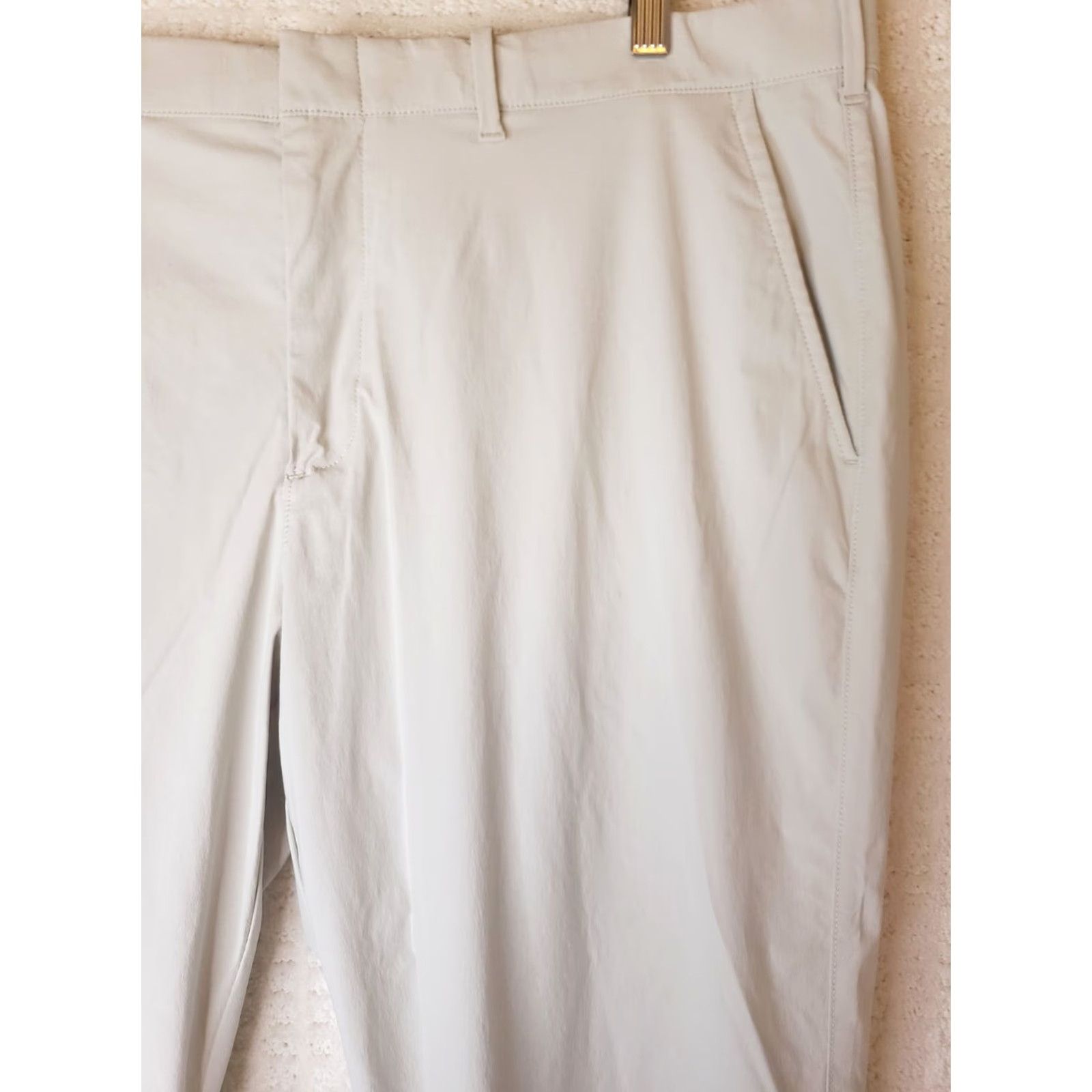 J.Crew J.CREW 770 Straight Stretch Beige Chino Nylon Pants 38 X 32 Back Zipper Pocket Mens Regular Straight Front Keyboard: No Size US 38 / EU 54 - 4 Thumbnail