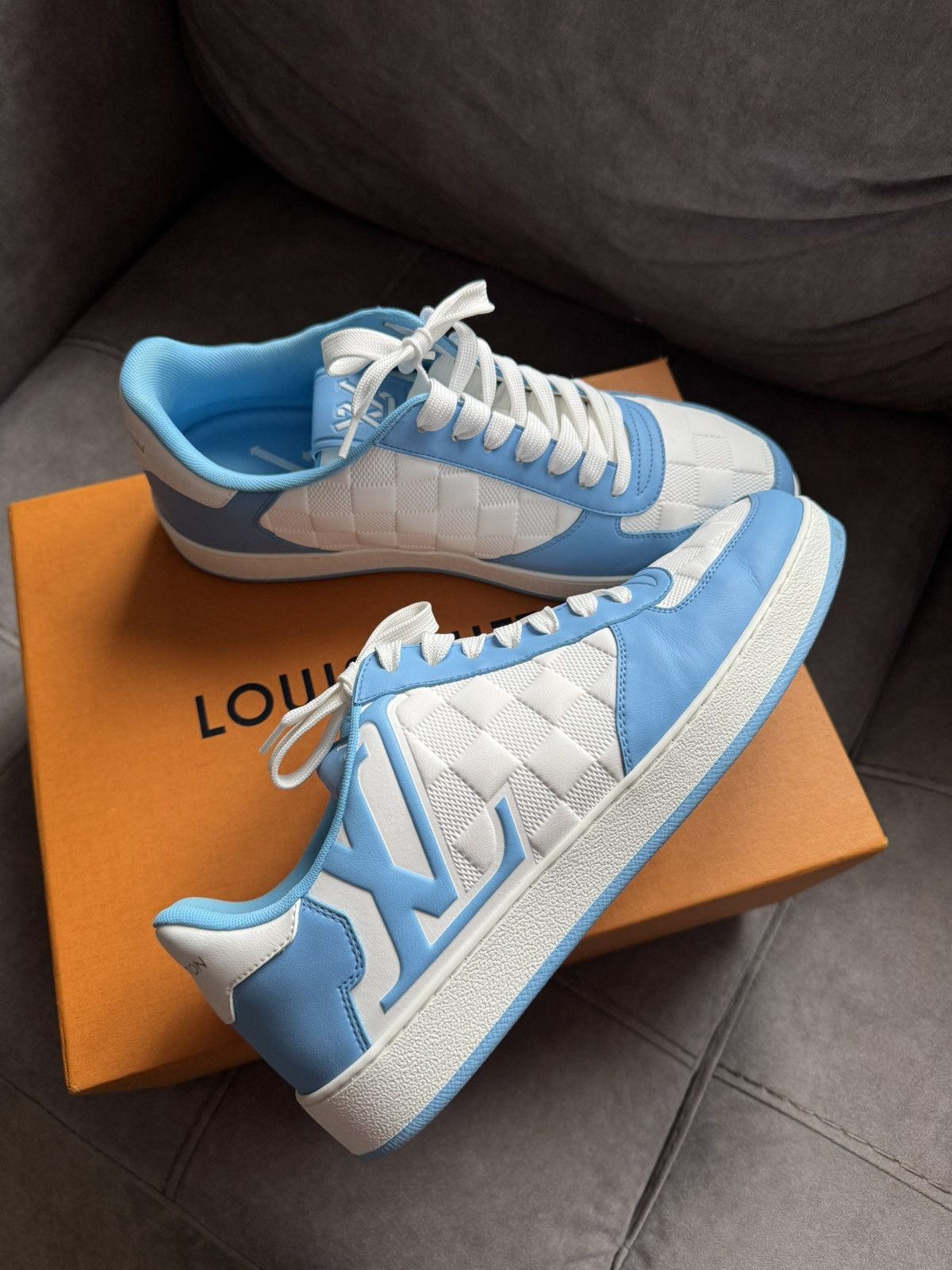 Louis Vuitton LOUIS VUITTON RIVOLI sneakers size UK7 1/2 see all photos!!! Size US 9 / EU 42 - 2 Thumbnail