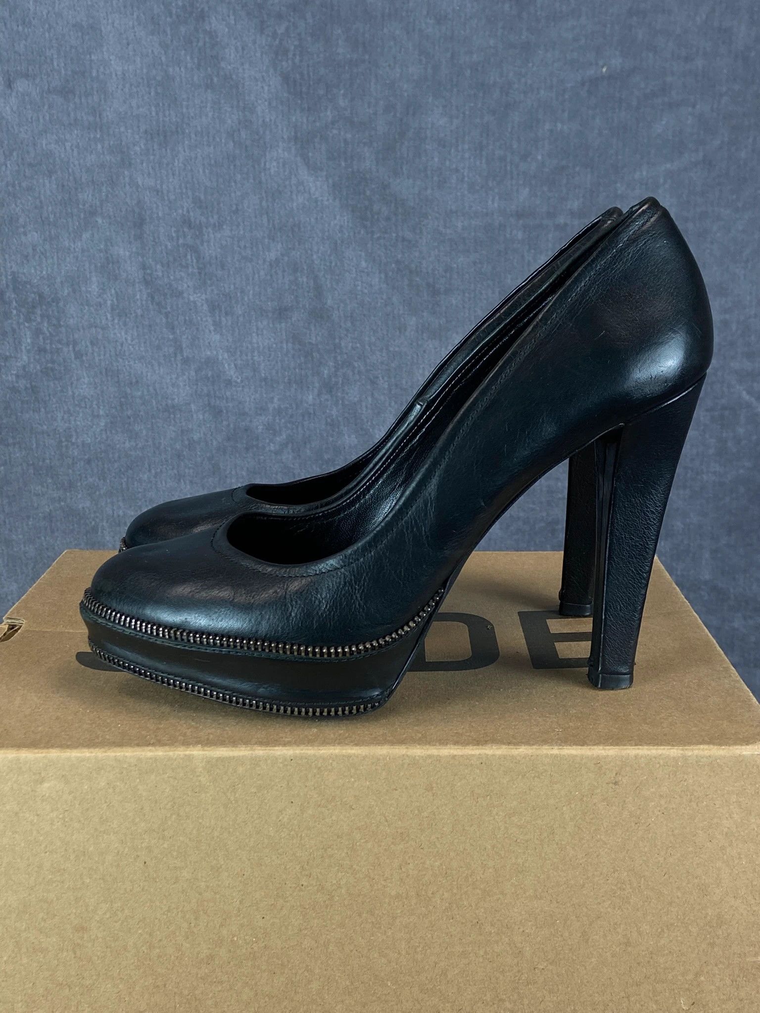 Other Russell & Bromley Black Leather Heels EU 39.5 Size US 9.5 / IT 39.5 - 2 Thumbnail