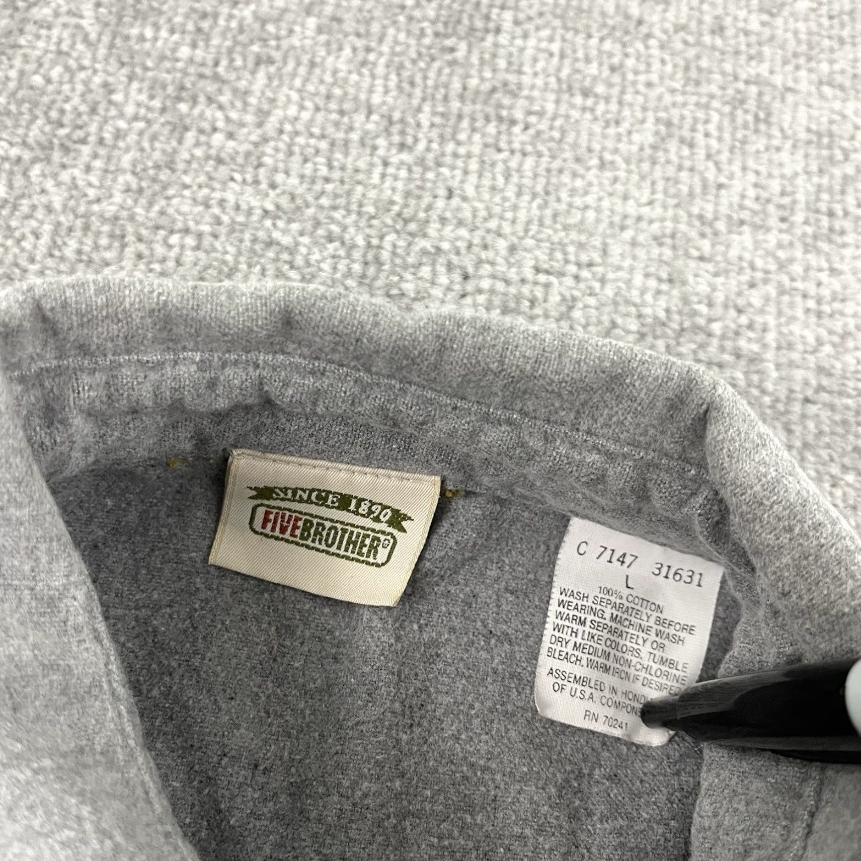 Vintage VINTAGE Five Brothers Shirt Men's L Gray Plaid Button-Up Long Sleeve Flannel Casual Outdoor Size US L / EU 52-54 / 3 - 2 Thumbnail