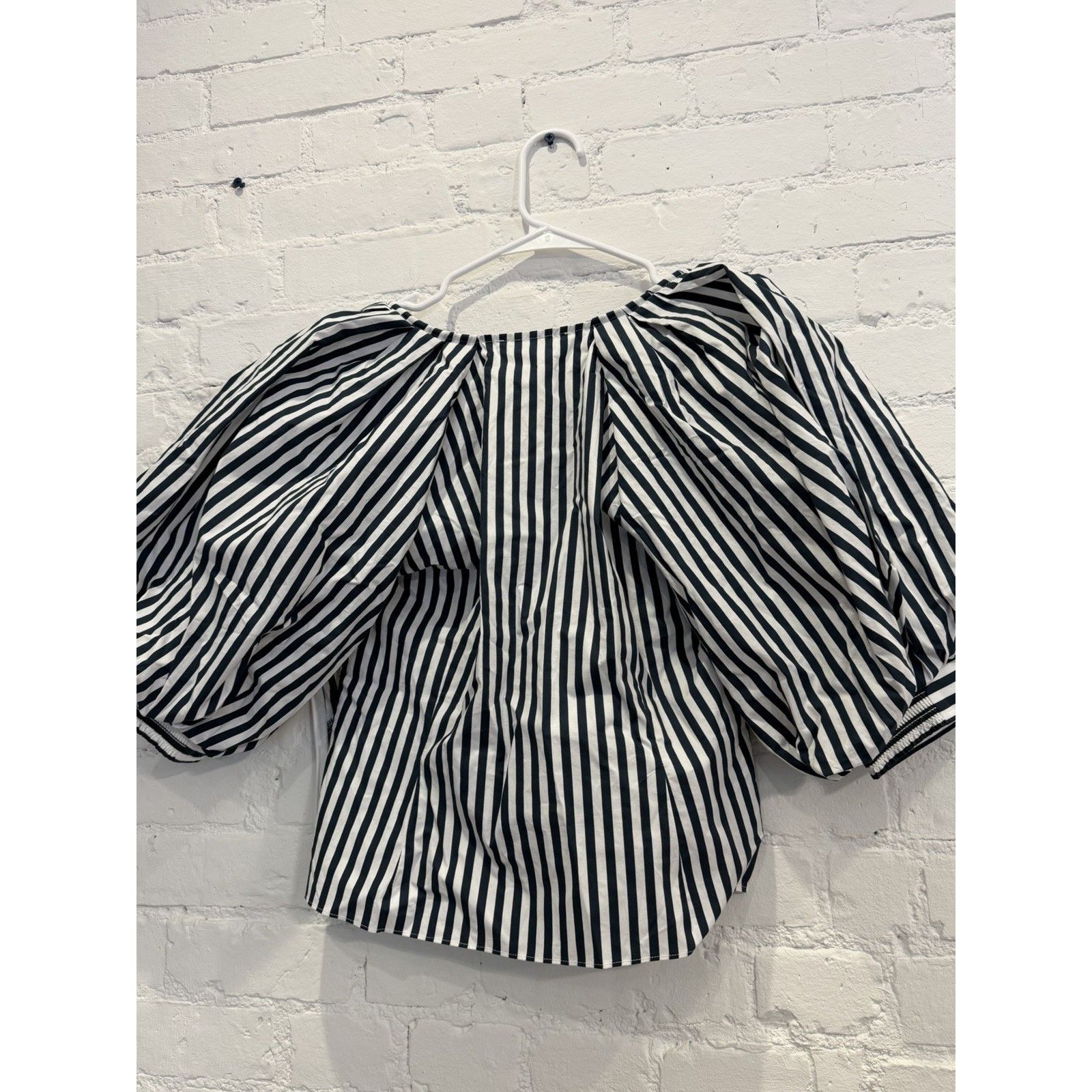 Frame Frame Denim Puff Sleeve VNeck Navy Striped Blouse Size S Size S / US 4 / IT 40 - 6 Thumbnail