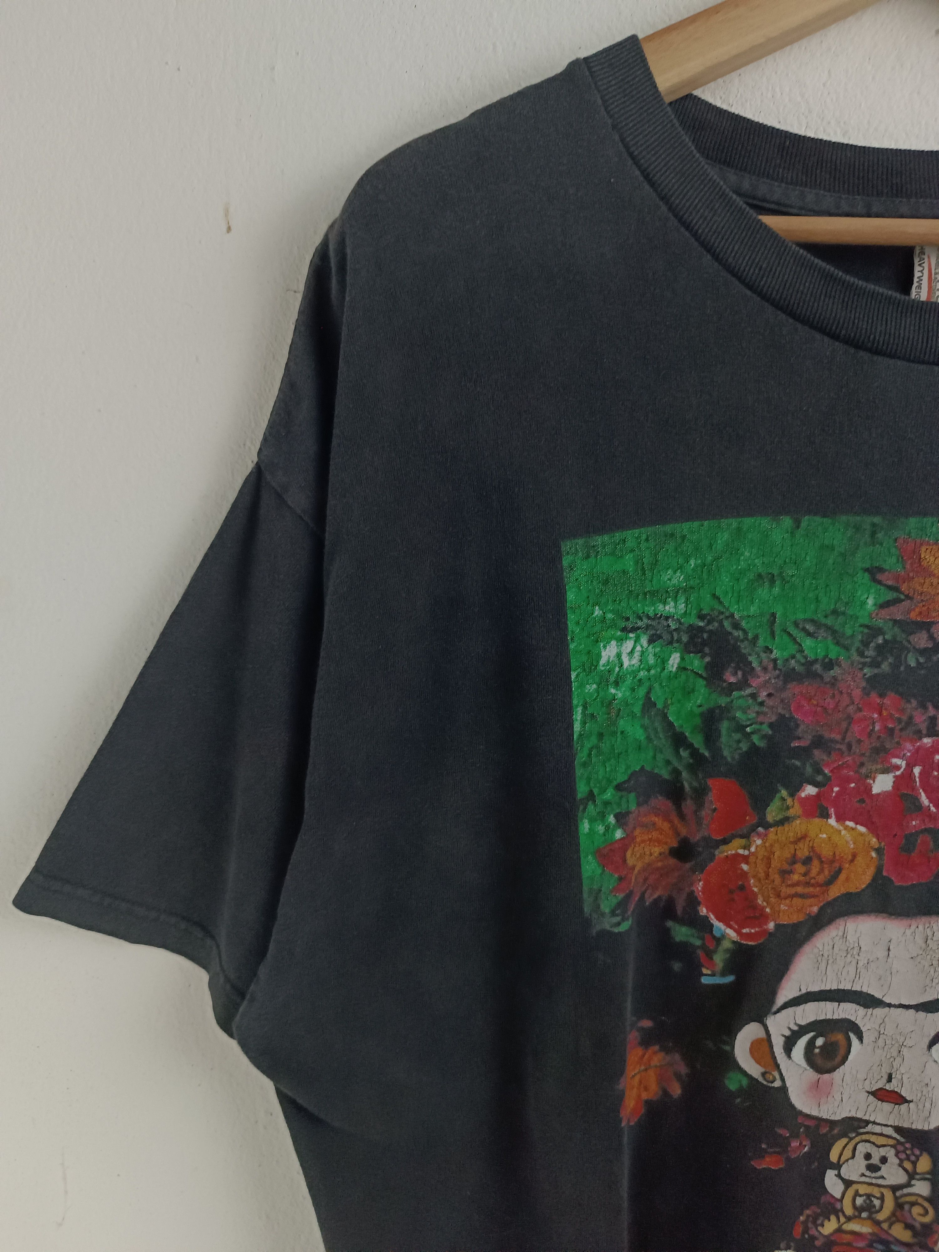 Vintage VINTAGE FRIDA KAHLO FLOWER POTRAIT FADED TEE art picasso Size US XL / EU 56 / 4 - 5 Thumbnail