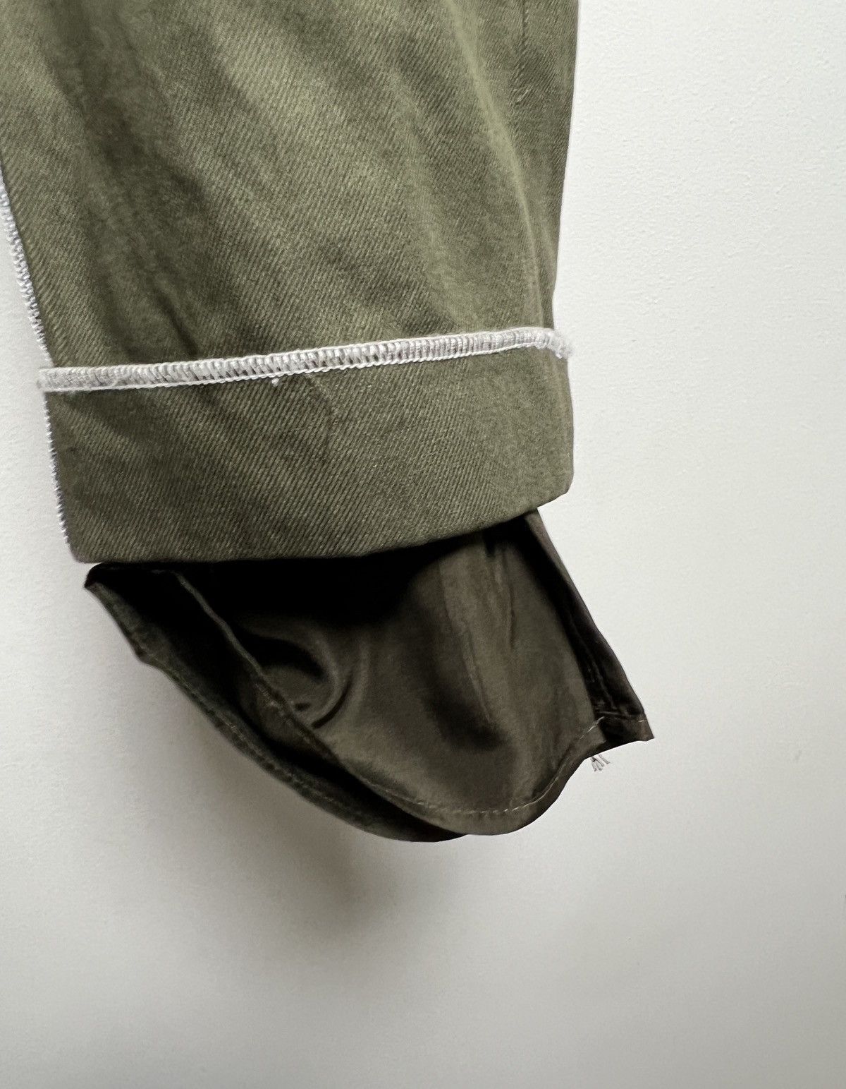 Dior dior boutique inside out khaki pants Size US 26 / EU 42 - 14 Thumbnail