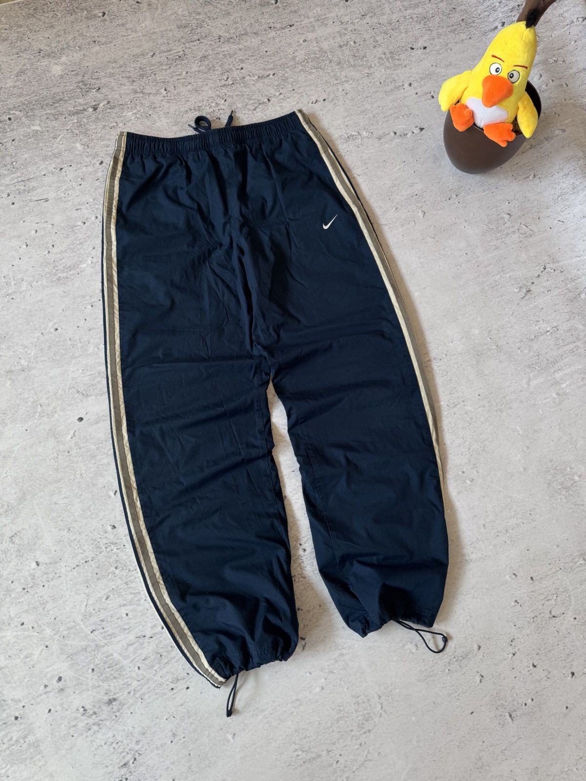 Nike × Vintage NIKE NYLON VINTAGE Y2K OVERSIZE BAGGY FIT PANTS SWEATPANTS Size US 32 / EU 48 - 1 Thumbnail