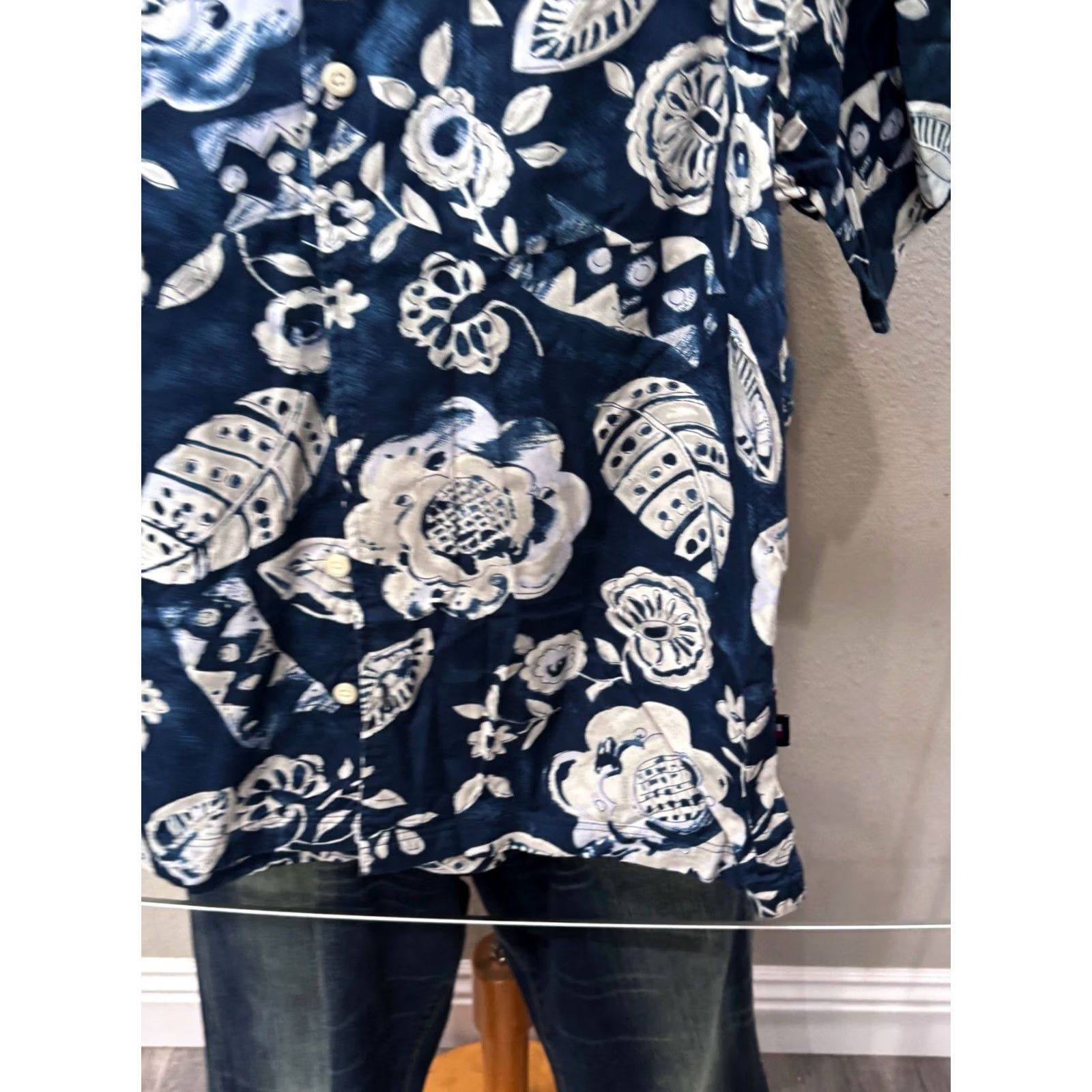 Tommy Hilfiger Tommy Hilfiger Bold Floral Ctn SHORT SLEEVE BUTTON UP SHIRT Large L Mens Multicolor Floral Shirt Size US L / EU 52-54 / 3 - 4 Thumbnail