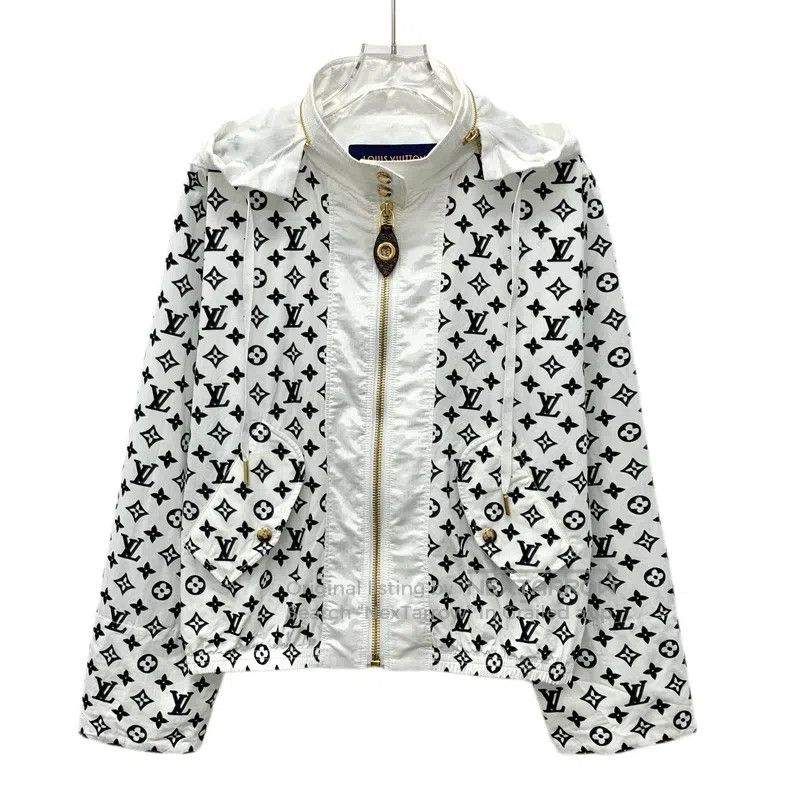 Louis Vuitton Louis Vuitton 23 Cotton Hooded Drawstring Zipper Long Slee Size XS / US 0-2 / IT 36-38 - 1 Thumbnail
