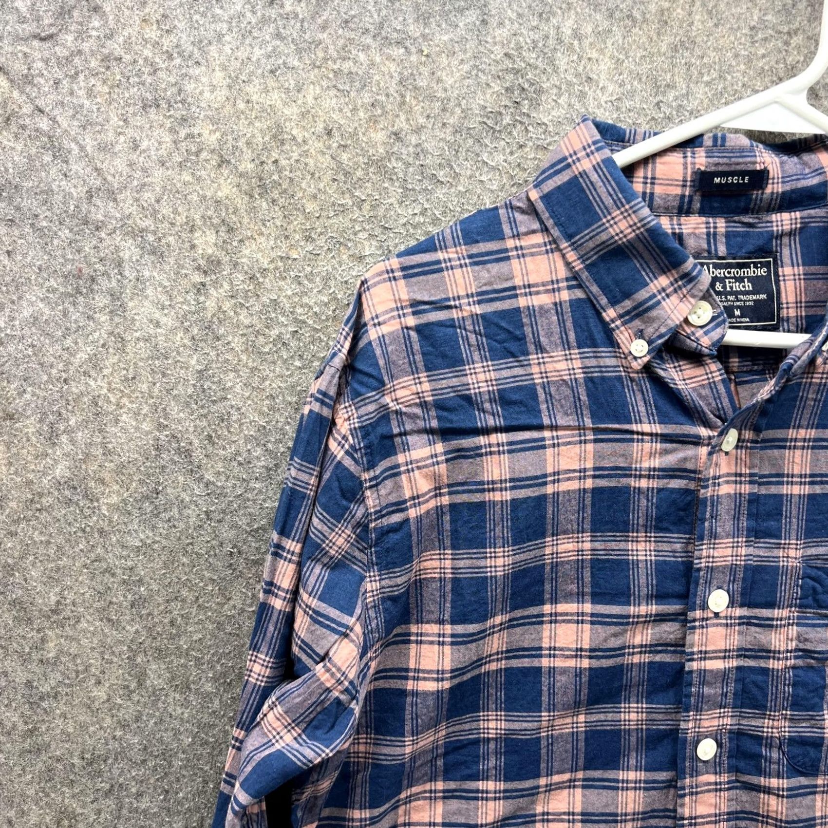 Abercrombie & Fitch Abercrombie & Fitch Shirt Mens Medium Blue Plaid Flannel Long Sleeve Button-Up Casual Fall Slim"} Size US M / EU 48-50 / 2 - 7 Thumbnail
