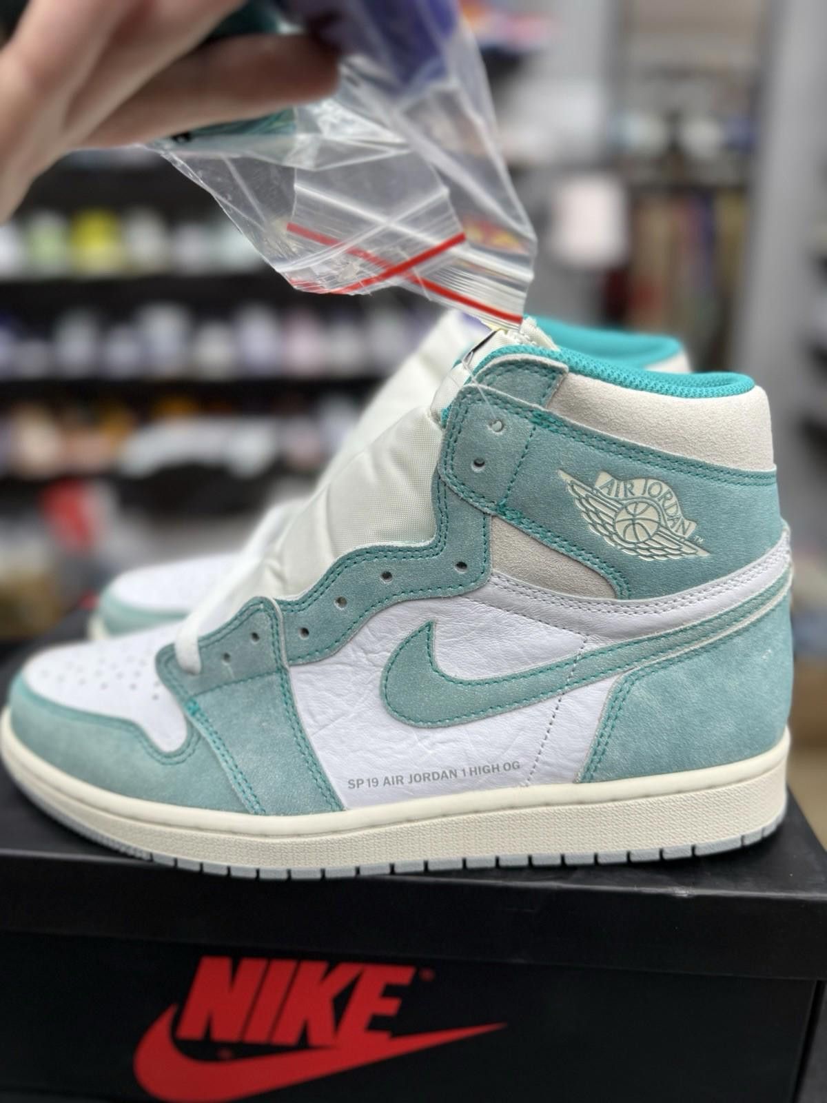 Jordan Brand Size 10 - Air Jordan 1 Retro OG High Turbo Green Authentic Size US 10 / EU 43 - 10 Thumbnail