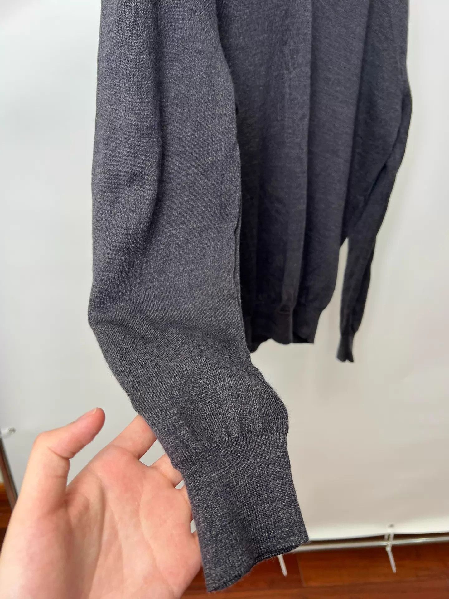 Ermenegildo Zegna Ermenegildo Zegna Wool V-neck Sweater Old Money Yarn Detail Size US L / EU 52-54 / 3 - 4 Thumbnail