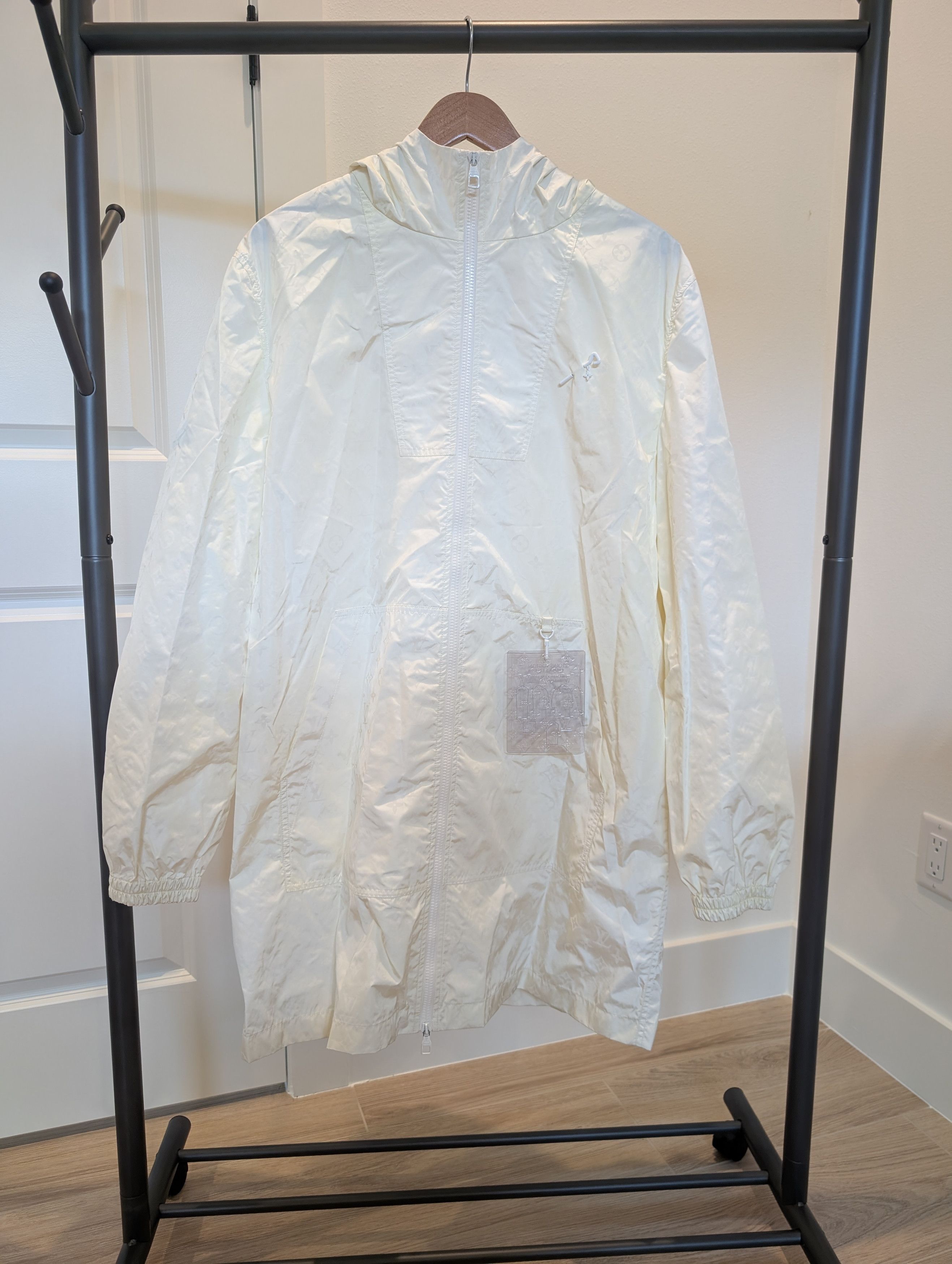 Louis Vuitton Louis Vuitton monogram water repellent parka jacket Size US L / EU 52-54 / 3 - 2 Thumbnail