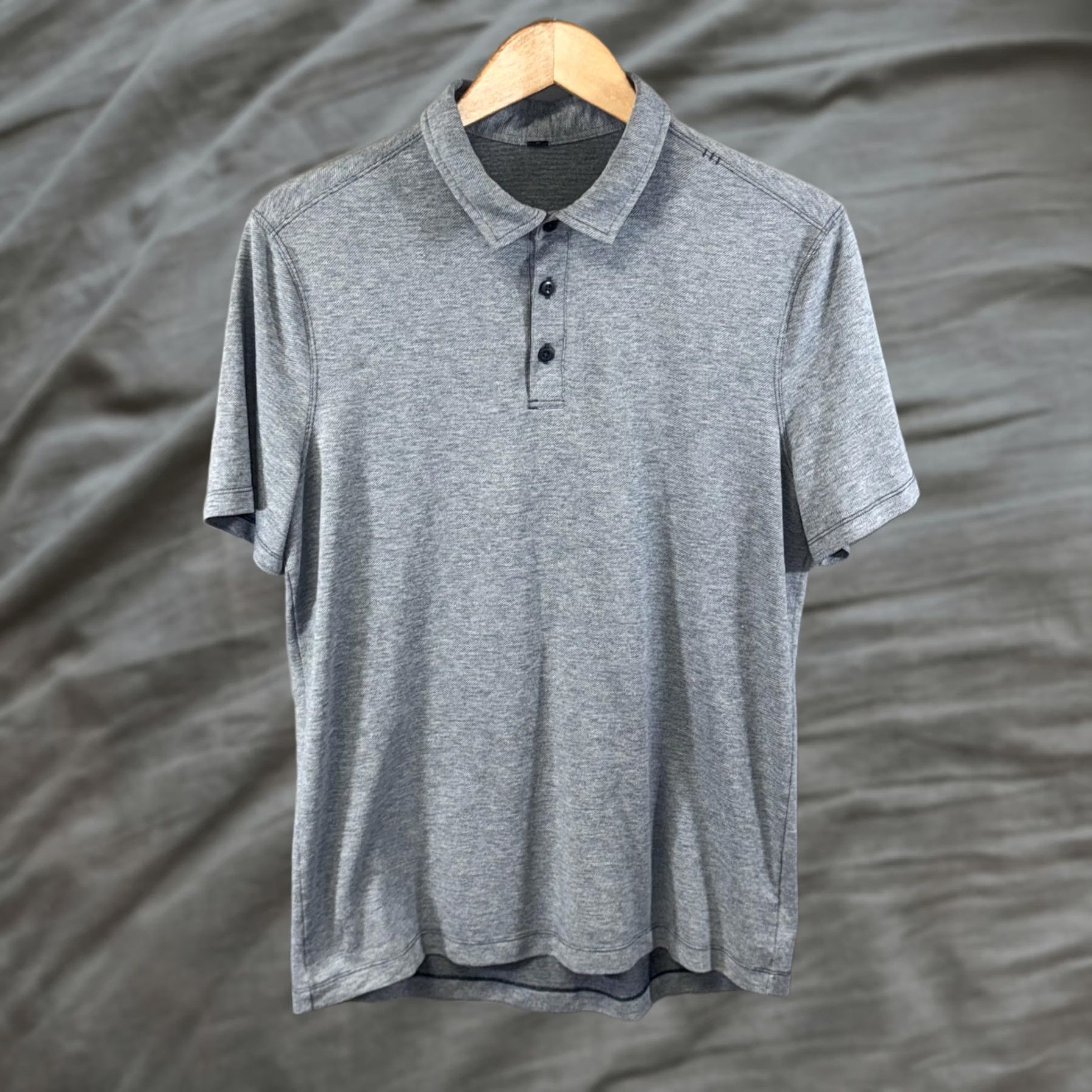 Rhone Rhone Shirt Mens M Gray Heather Short Sleeve Performance Polo Golf 4-Button Casual"} Size US M / EU 48-50 / 2 - 1 Thumbnail