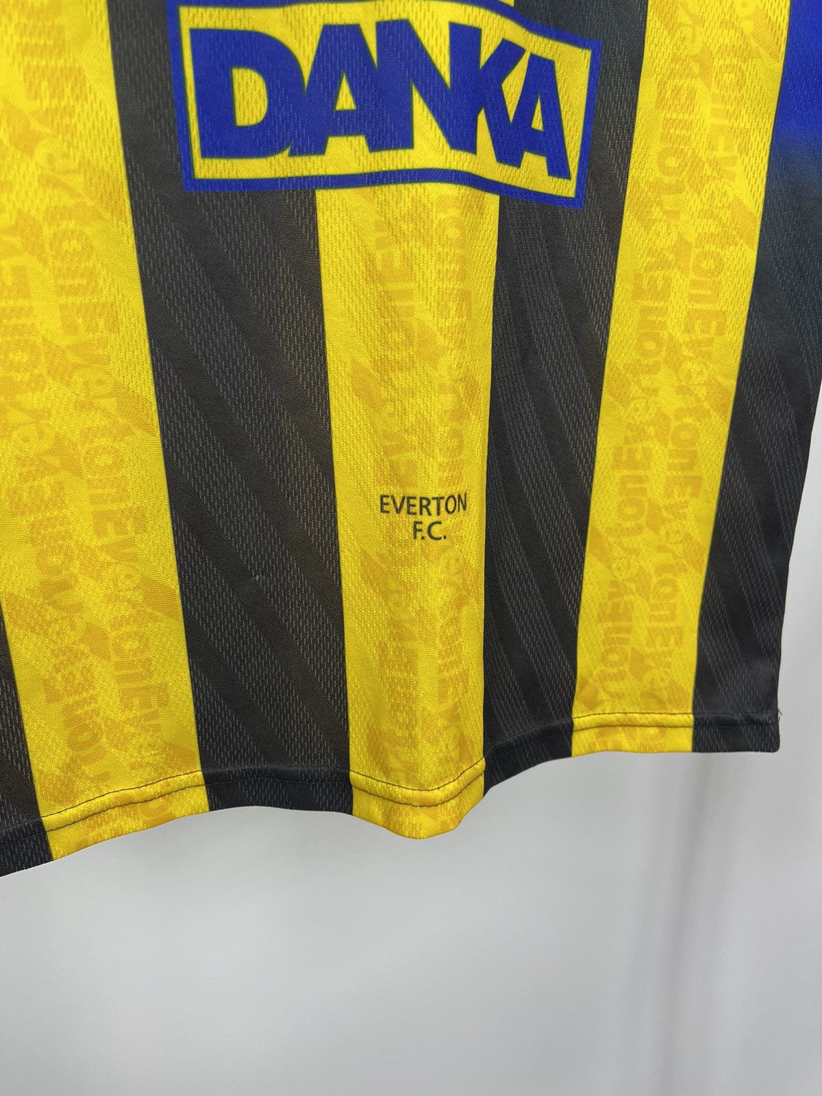 Umbro EVERTON 1996 1998 AWAY FOOTBALL SHIRT JERSEY UMBRO sz L BOYS Size US XS / EU 42 / 0 - 3 Thumbnail