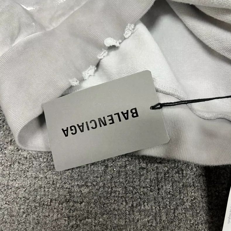 Balenciaga Balenciaga Rainbow graffiti Logo hooded sweater Size US M / EU 48-50 / 2 - 7 Thumbnail