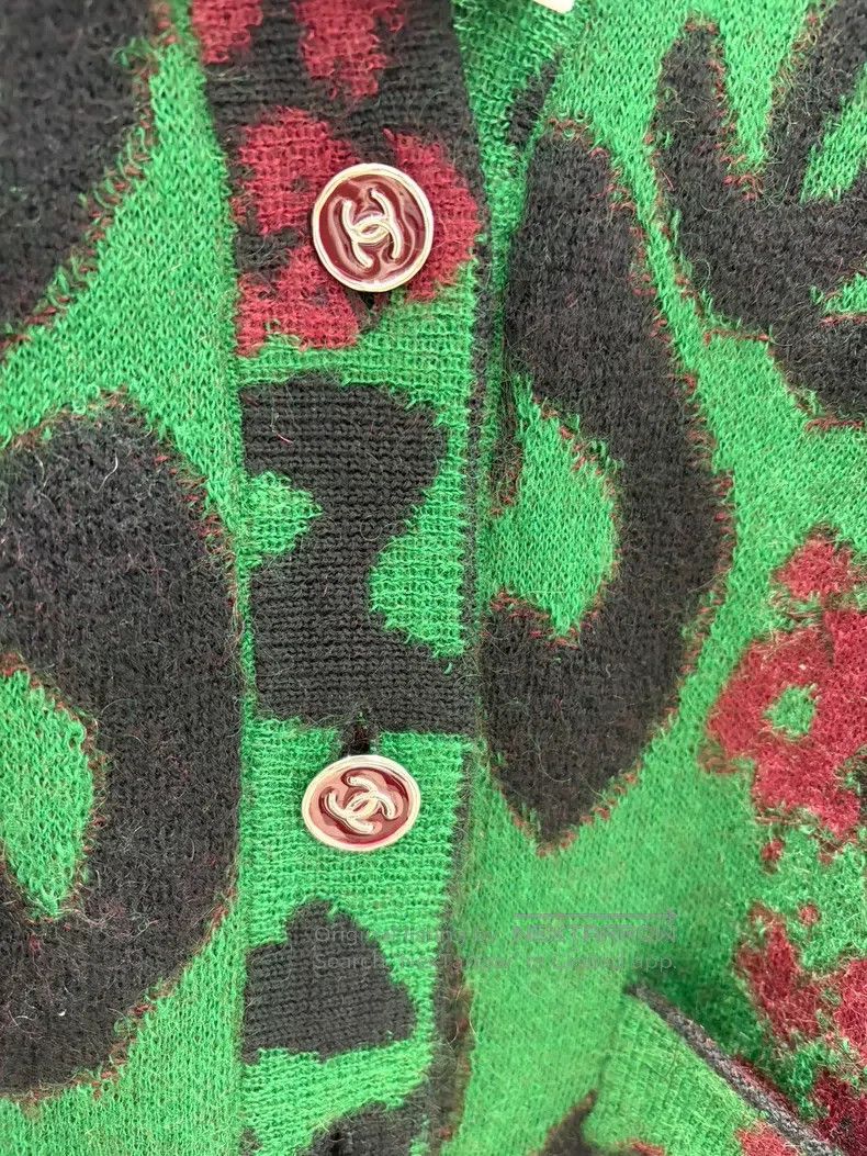 Chanel Chanel Handicraft Workshop Red and Green Knitted Cardigan Size XXS / US 00 / IT 34 - 3 Thumbnail