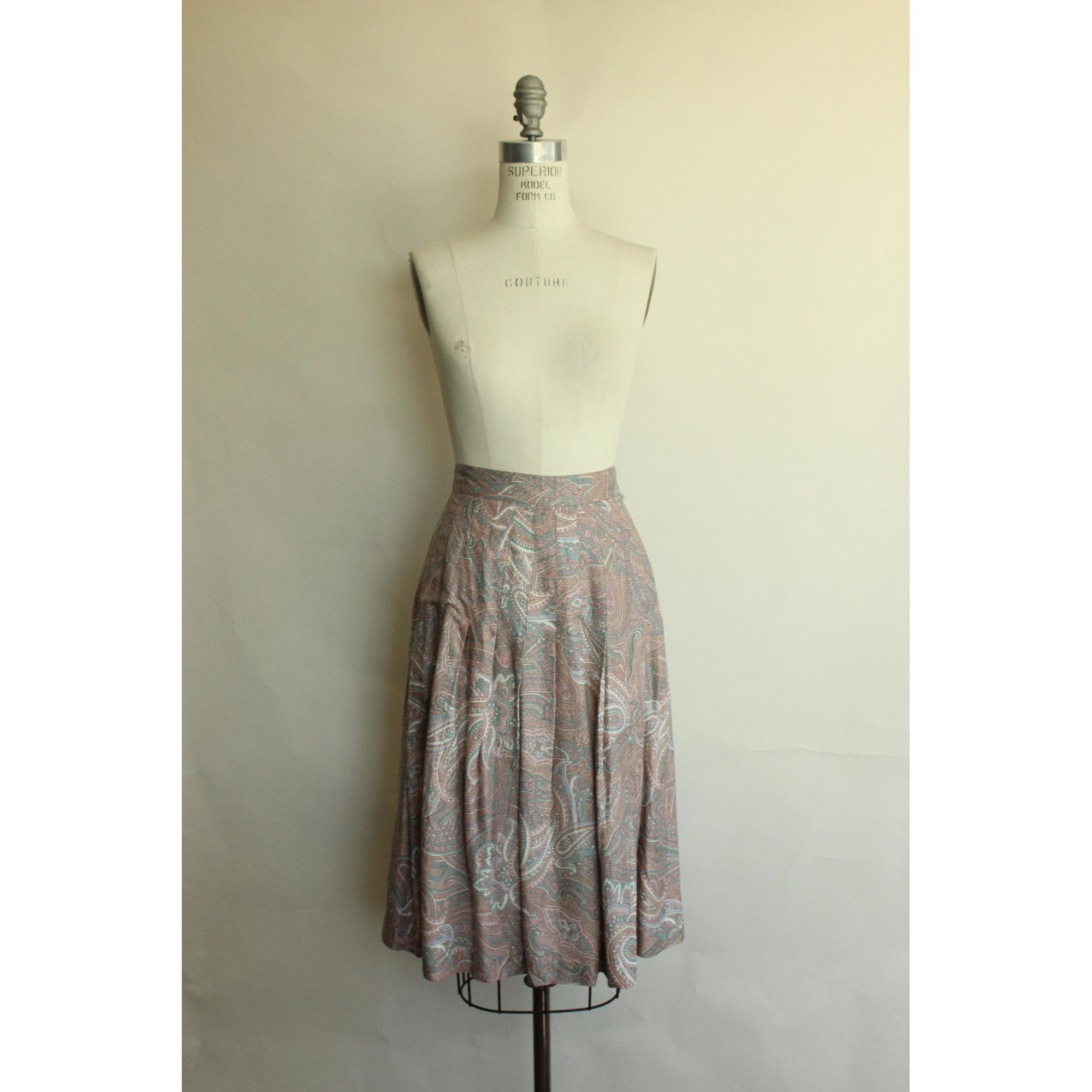 Vintage Vintage 1990s Skirt, SK & Company Pleated Rayon Pink, and Te Size 30" / US 8 / IT 44 - 2 Thumbnail