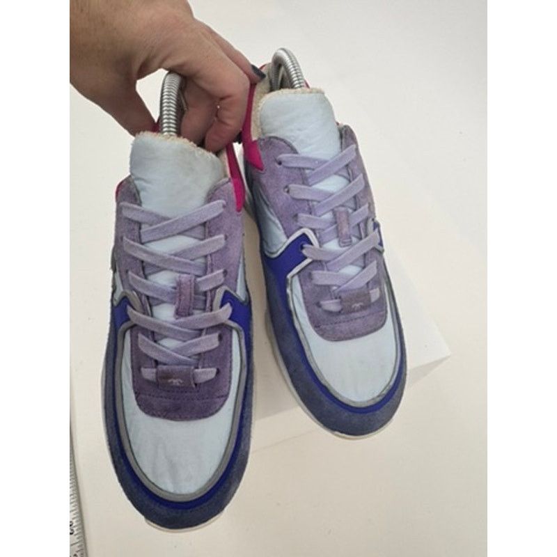 Chanel Chanel CC Logo Suede Runner Sneakers G34360 – Size 37 Size US 6 / IT 36 - 11 Thumbnail