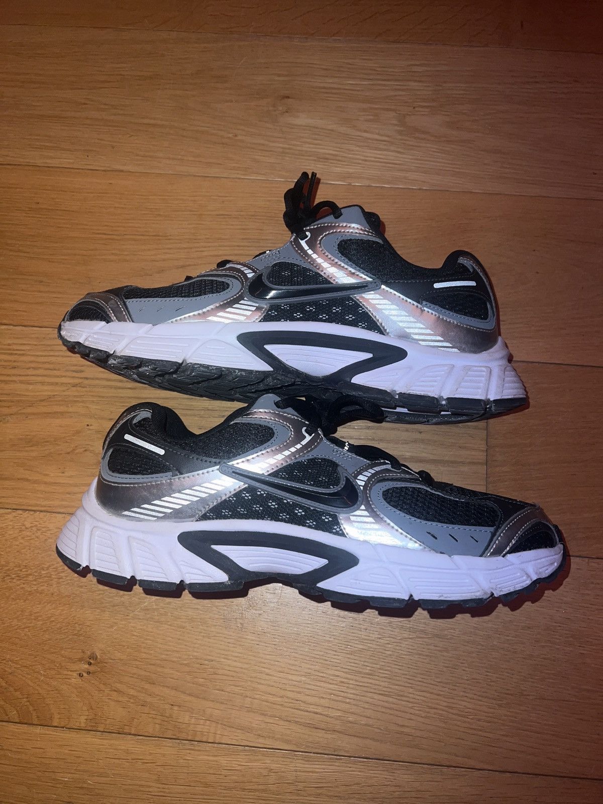 Nike Nike V5 rnr Size US 10 / EU 43 - 3 Thumbnail