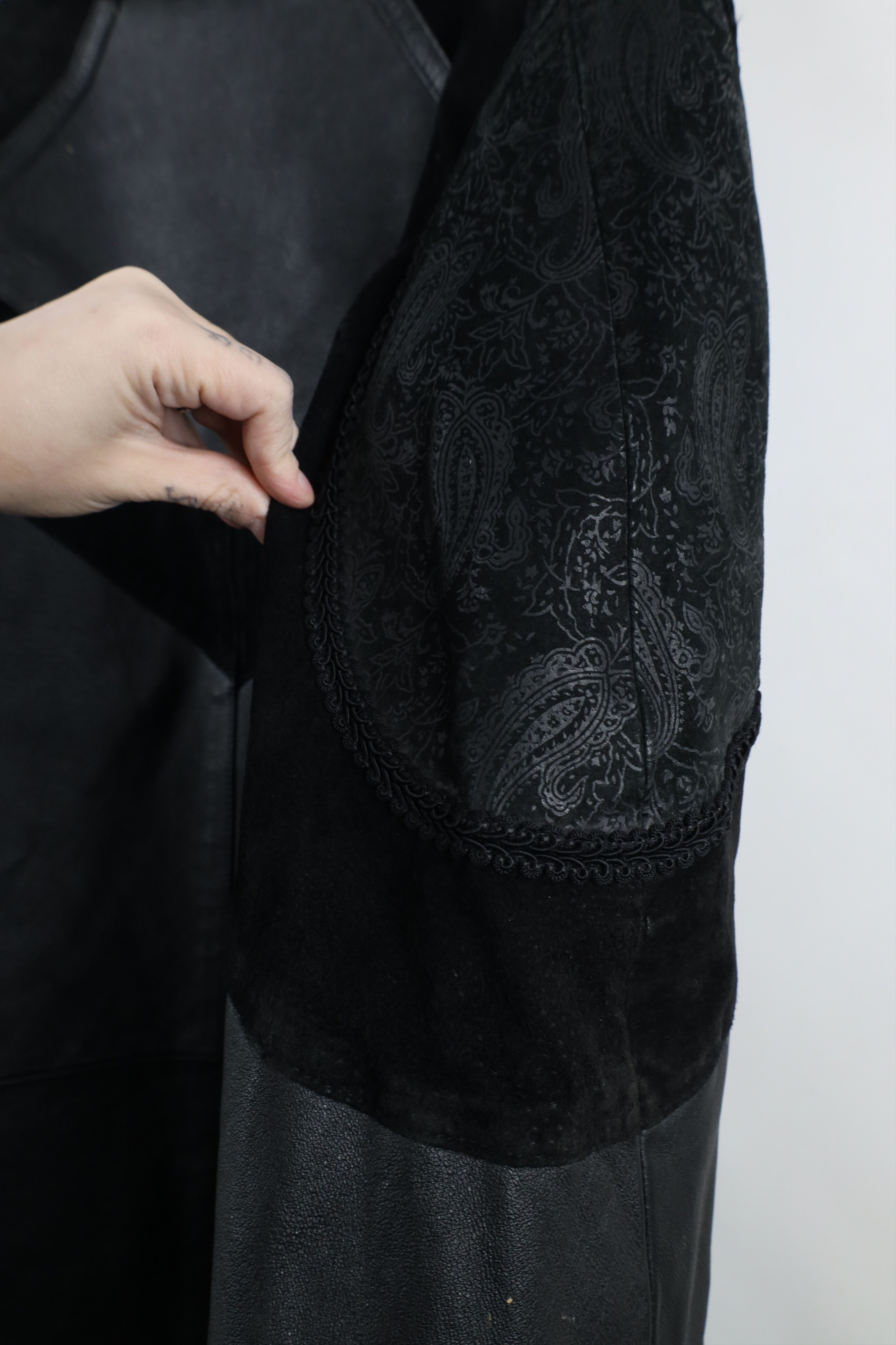 Vintage Vintage 90s Streetwear Goth Paisley Leather Jacket Black Size L / US 10 / IT 46 - 12 Thumbnail