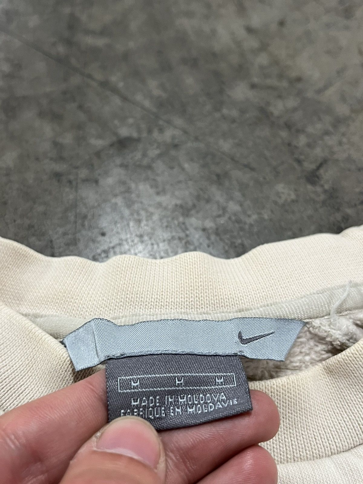 Nike × Vintage Nike essential side swoosh y2k cream crewneck streetwear Size US M / EU 48-50 / 2 - 7 Thumbnail