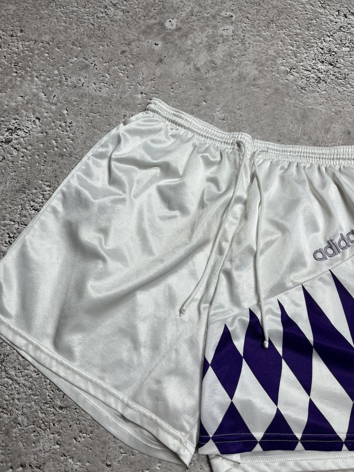 Adidas Adidas Vintage White Shiny Shorts with Purple Pattern Size US 26 / EU 42 - 3 Thumbnail