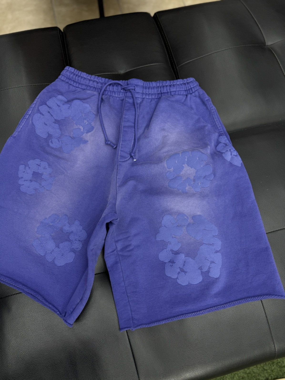 DENIM TEARS Denim Tears 2025 Blue Cotton Wreath Shorts Size XS Size US 29 - 3 Thumbnail