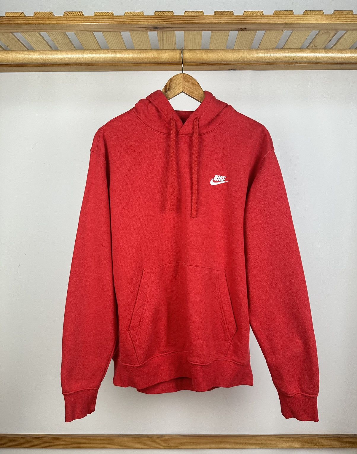 Nike Nike Red Hoodie Small Logo Size L Size US L / EU 52-54 / 3 - 1 Thumbnail