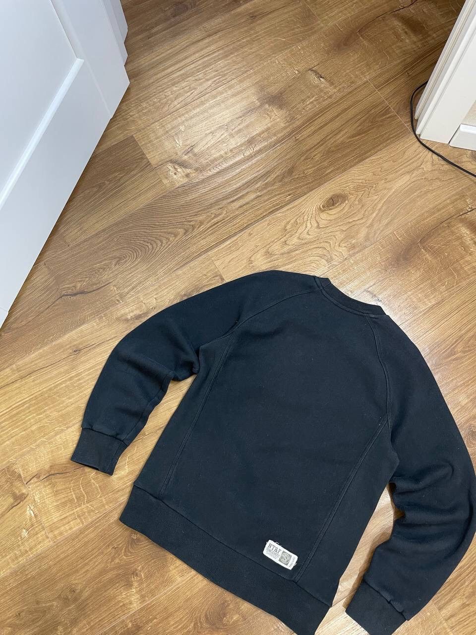 Nike Vintage Nike Y2K Style Track Field 72 Big Logo Sweatshirt Size US S / EU 44-46 / 1 - 12 Thumbnail