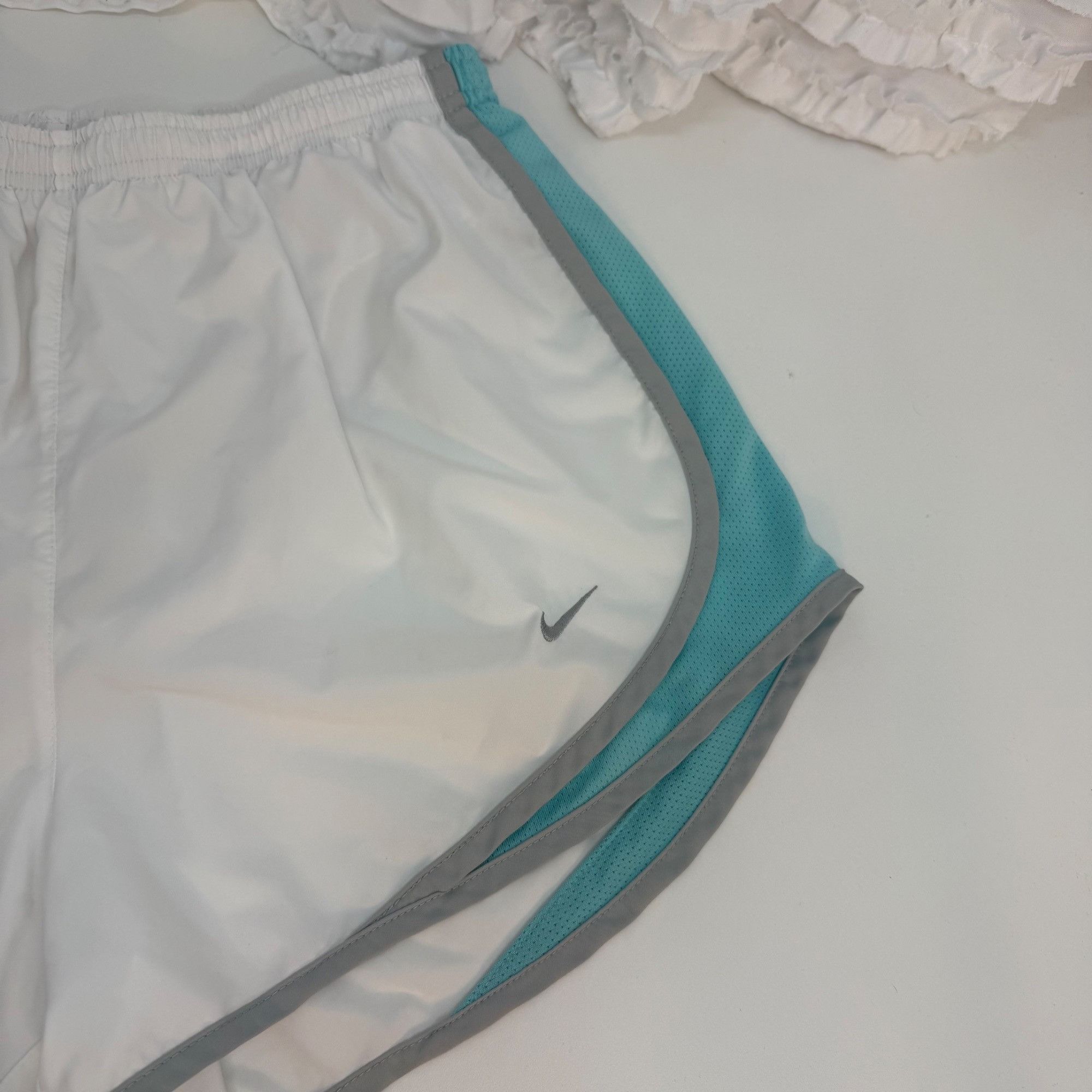 Nike Nike Womens Dri-Fit Running Shorts M White & Aqua Mesh Trim Size 26" / US 2 / IT 38 - 2 Thumbnail