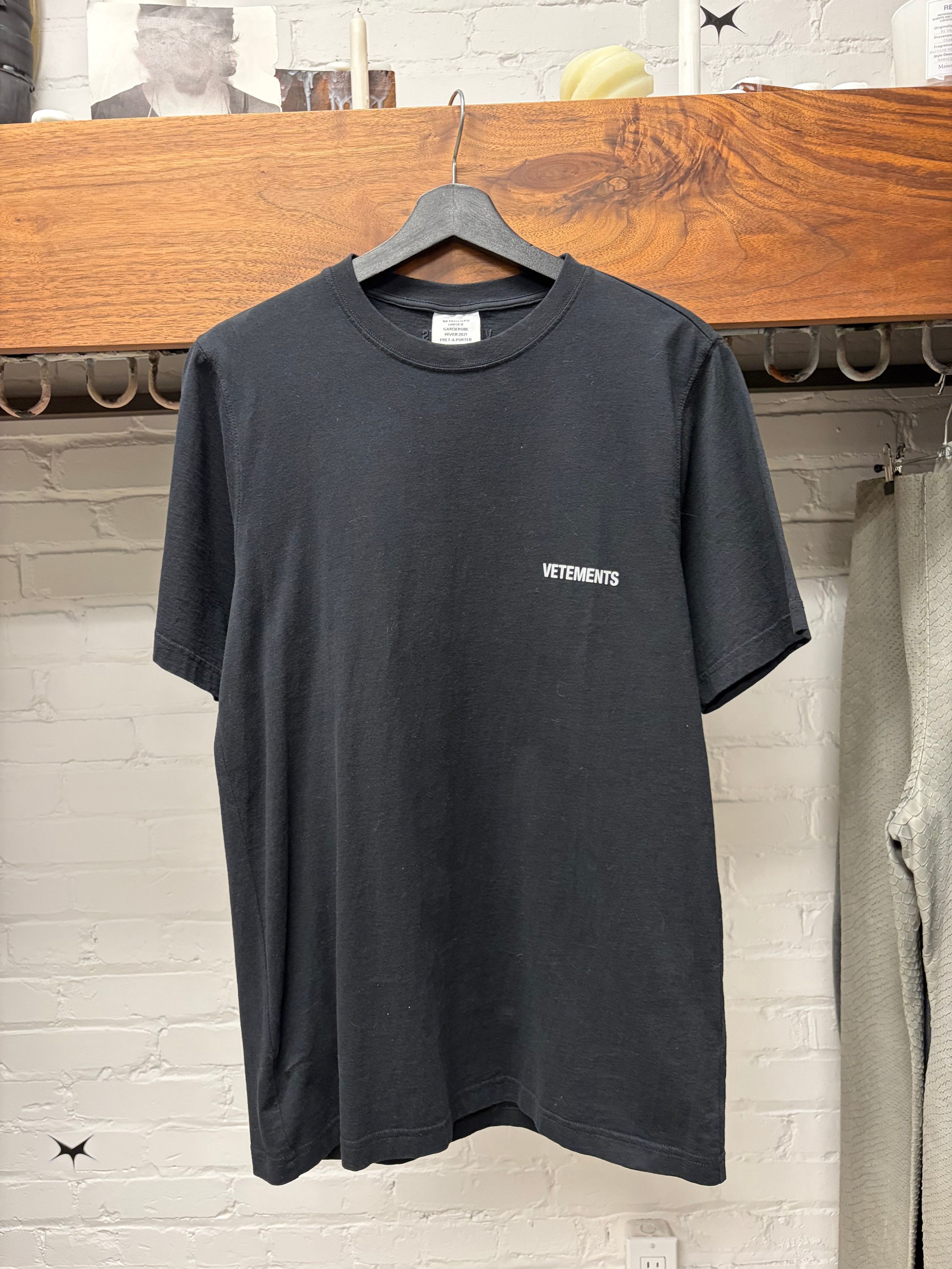 Vetements AW2021 Vetements ‘Basic Logo’ Black T-Shirt Size US M / EU 48-50 / 2 - 1 Thumbnail