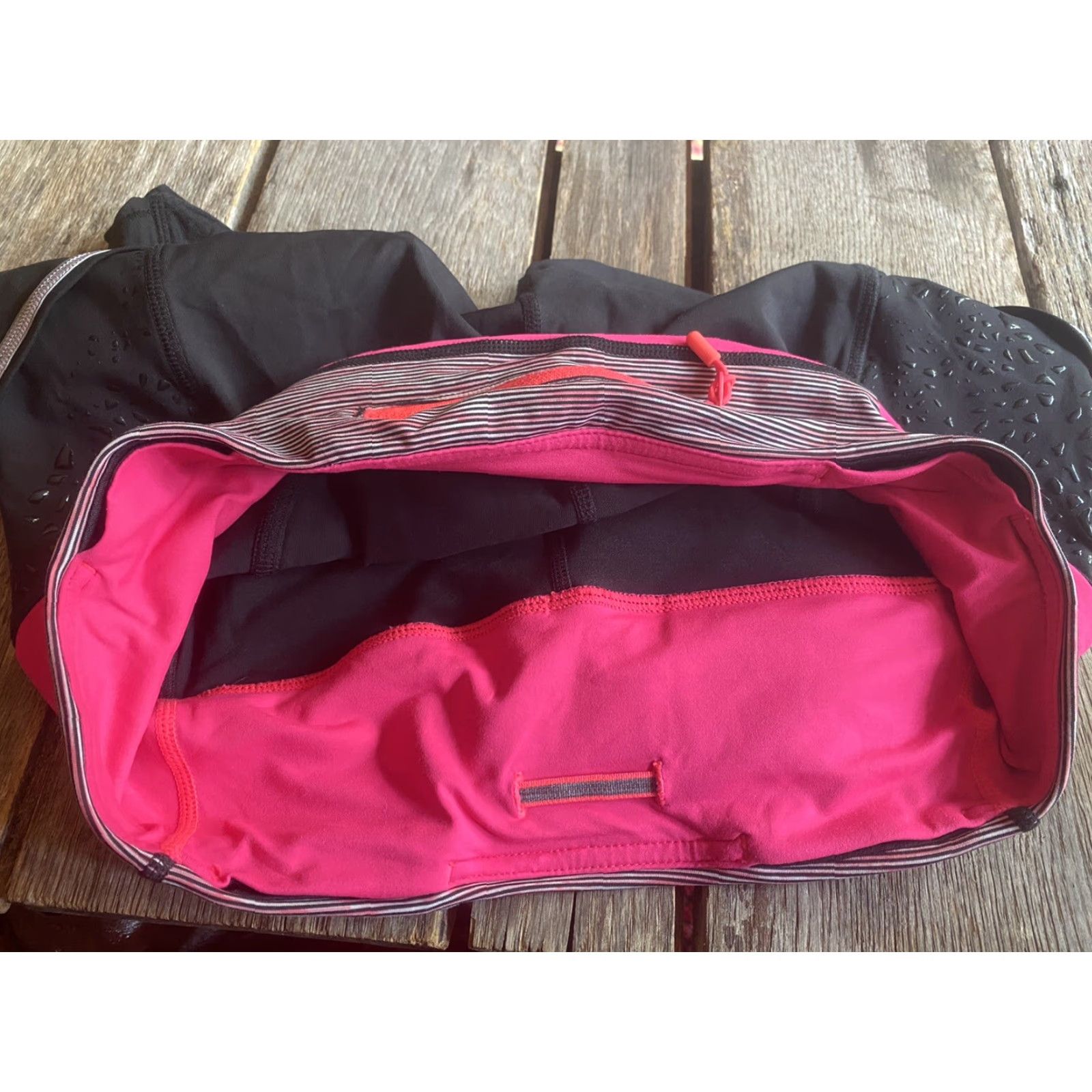 Lululemon Lululemon Yoga Pants - Size 8 - Black w. Pink Waistband - Women - Pants - Activewear - Yoga - Knee Length Size 30" / US 8 / IT 44 - 7 Thumbnail
