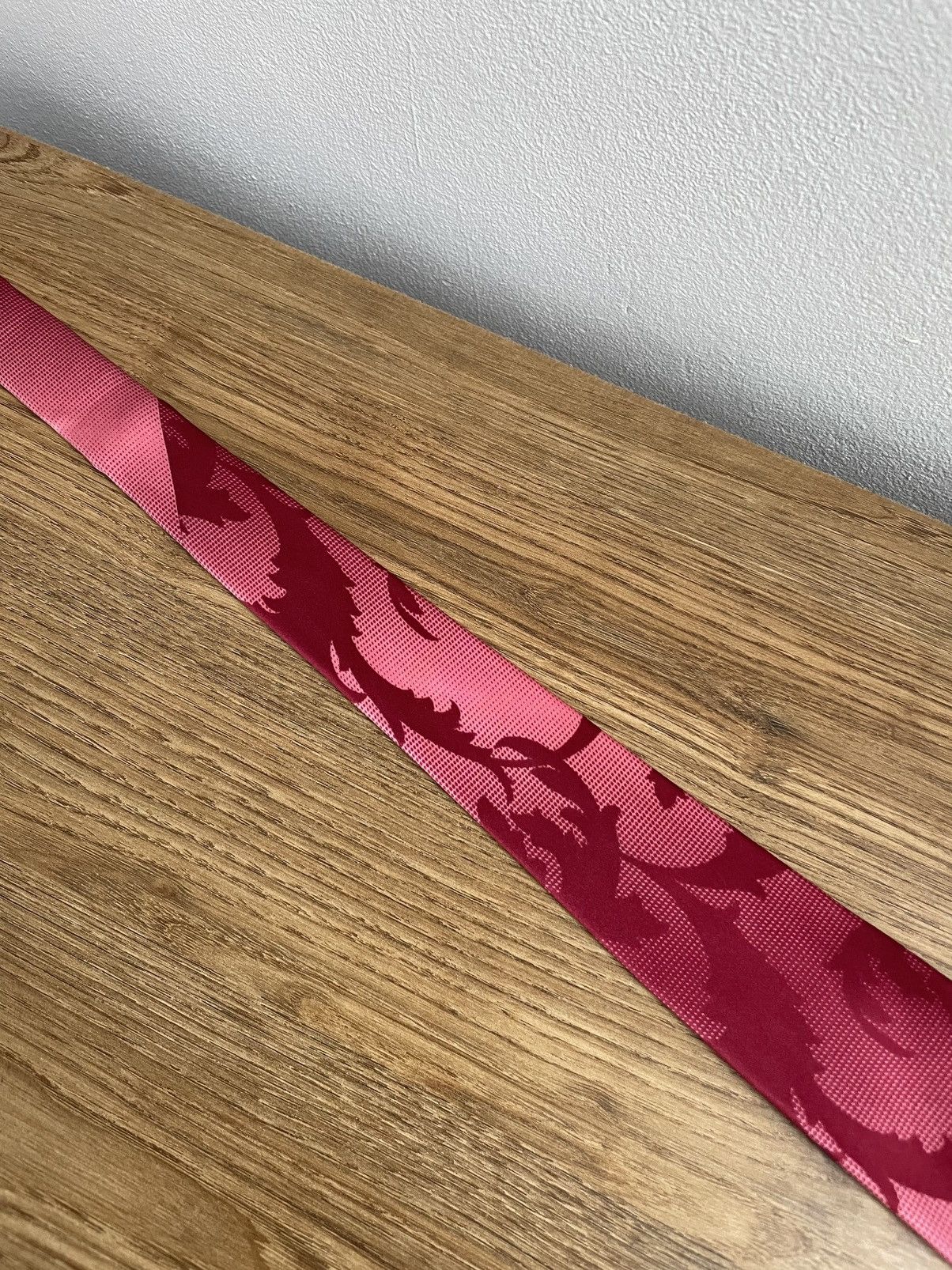 Versace RARE VERSACE Classic Red Silk Tie Printed Logo Abstract Size ONE SIZE - 19 Thumbnail