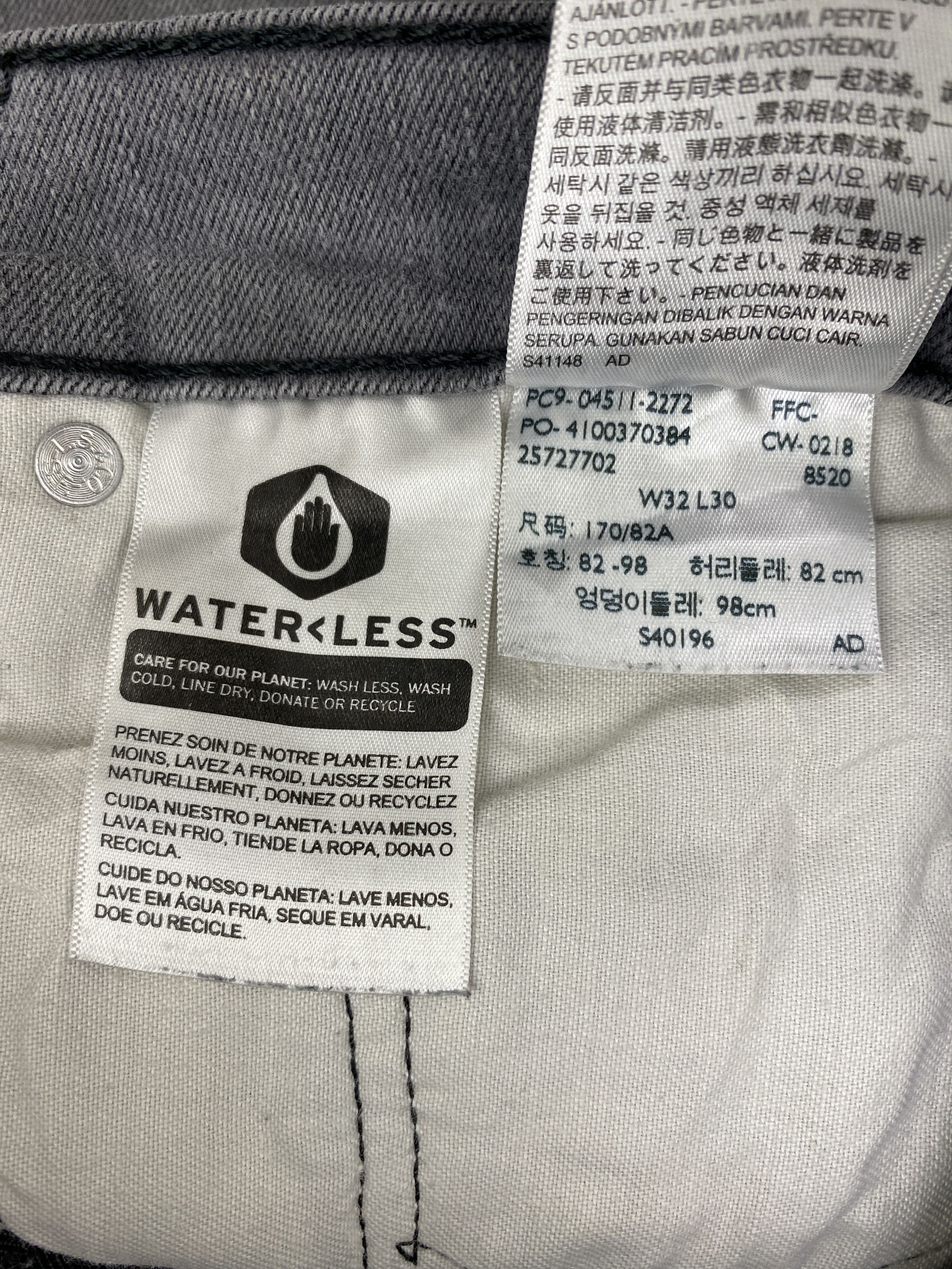 Levi's × Vintage Faded Black Vintage Levis 511 Jeans Size US 31 - 14 Thumbnail