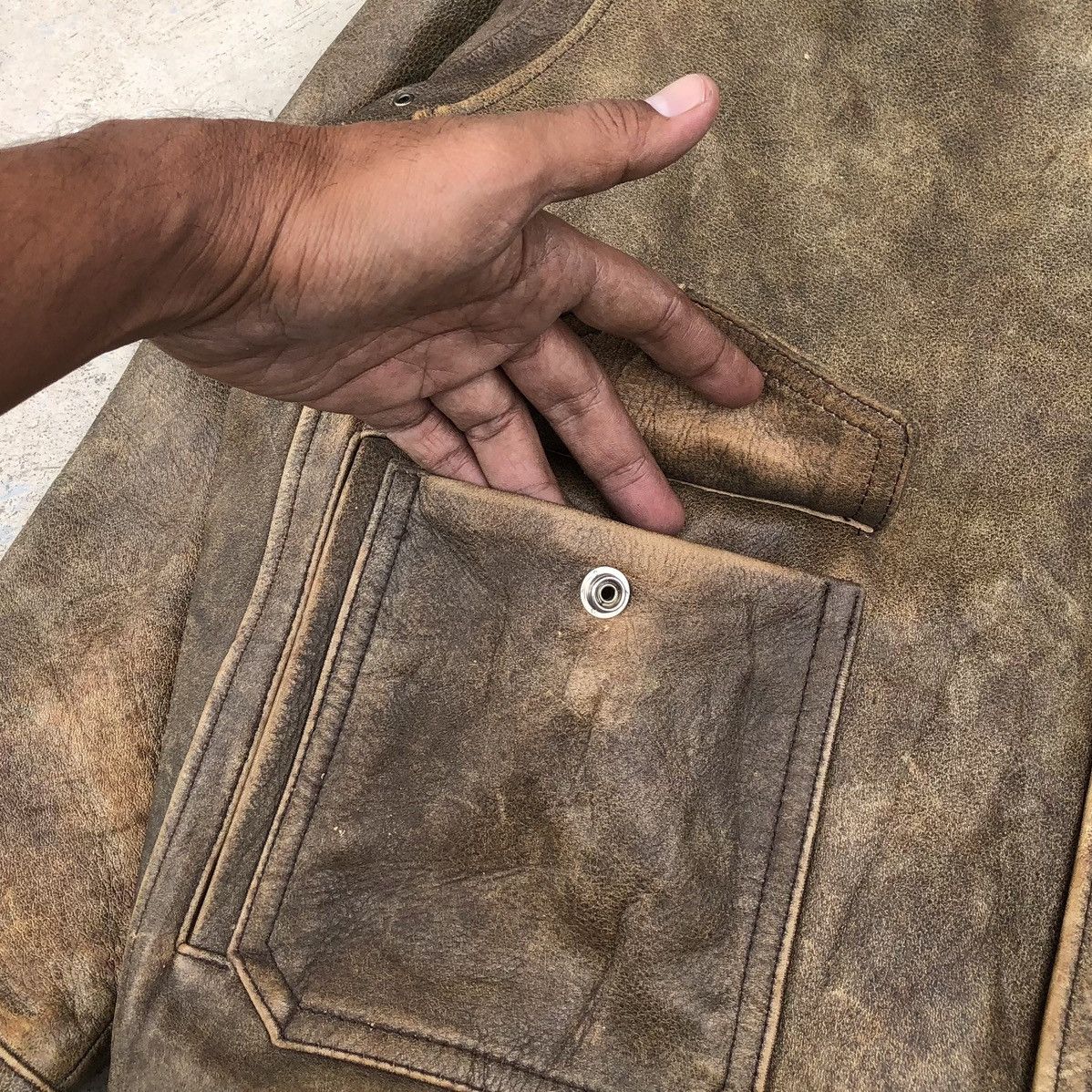 Vintage Vintage 80s Real Leather cowhide A2 Flight Bomber Jacket Size US L / EU 52-54 / 3 - 6 Thumbnail